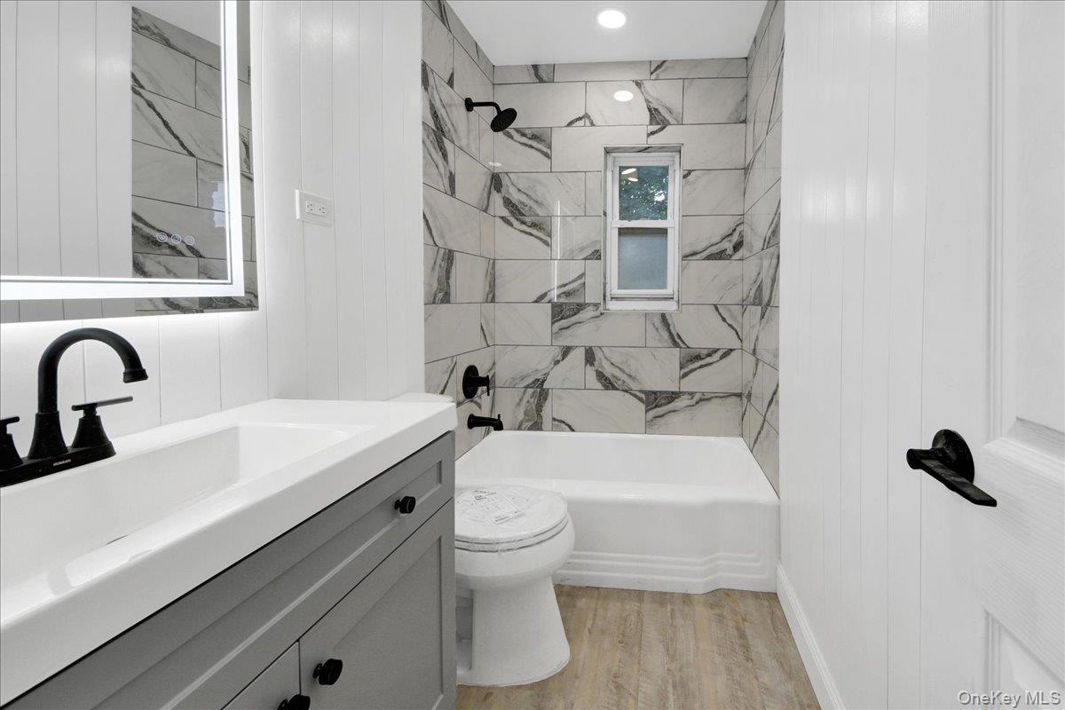 Single Family E 227th Street Bronx, NY 10466, MLS-1039093-15