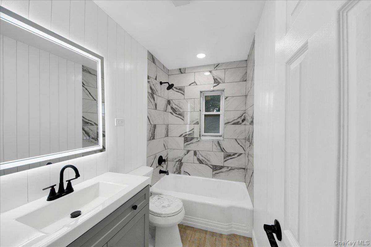 Single Family E 227th Street Bronx, NY 10466, MLS-1039093-16