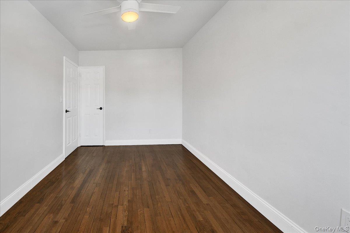 Single Family E 227th Street Bronx, NY 10466, MLS-1039093-20