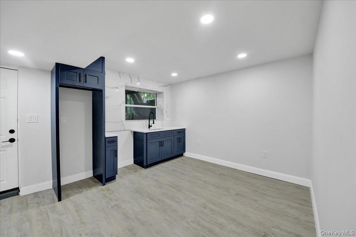Single Family E 227th Street Bronx, NY 10466, MLS-1039093-22