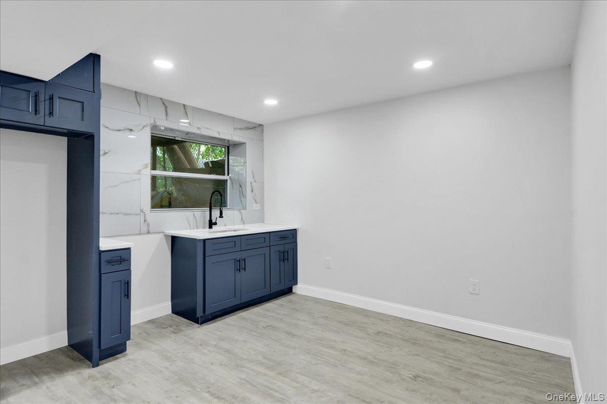 Single Family E 227th Street Bronx, NY 10466, MLS-1039093-23