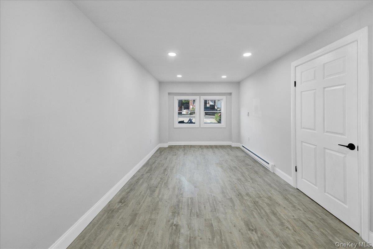 Single Family E 227th Street Bronx, NY 10466, MLS-1039093-27