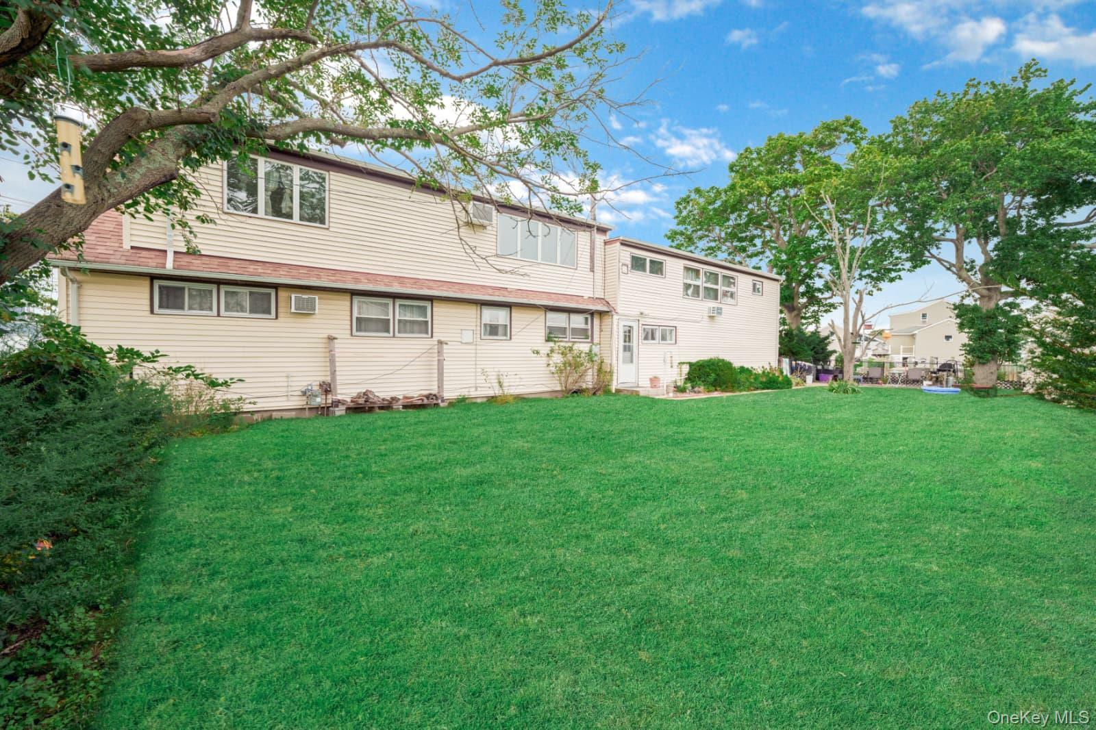 Single Family S Bayview Avenue  Suffolk County, NY 11701, MLS-1039096-28