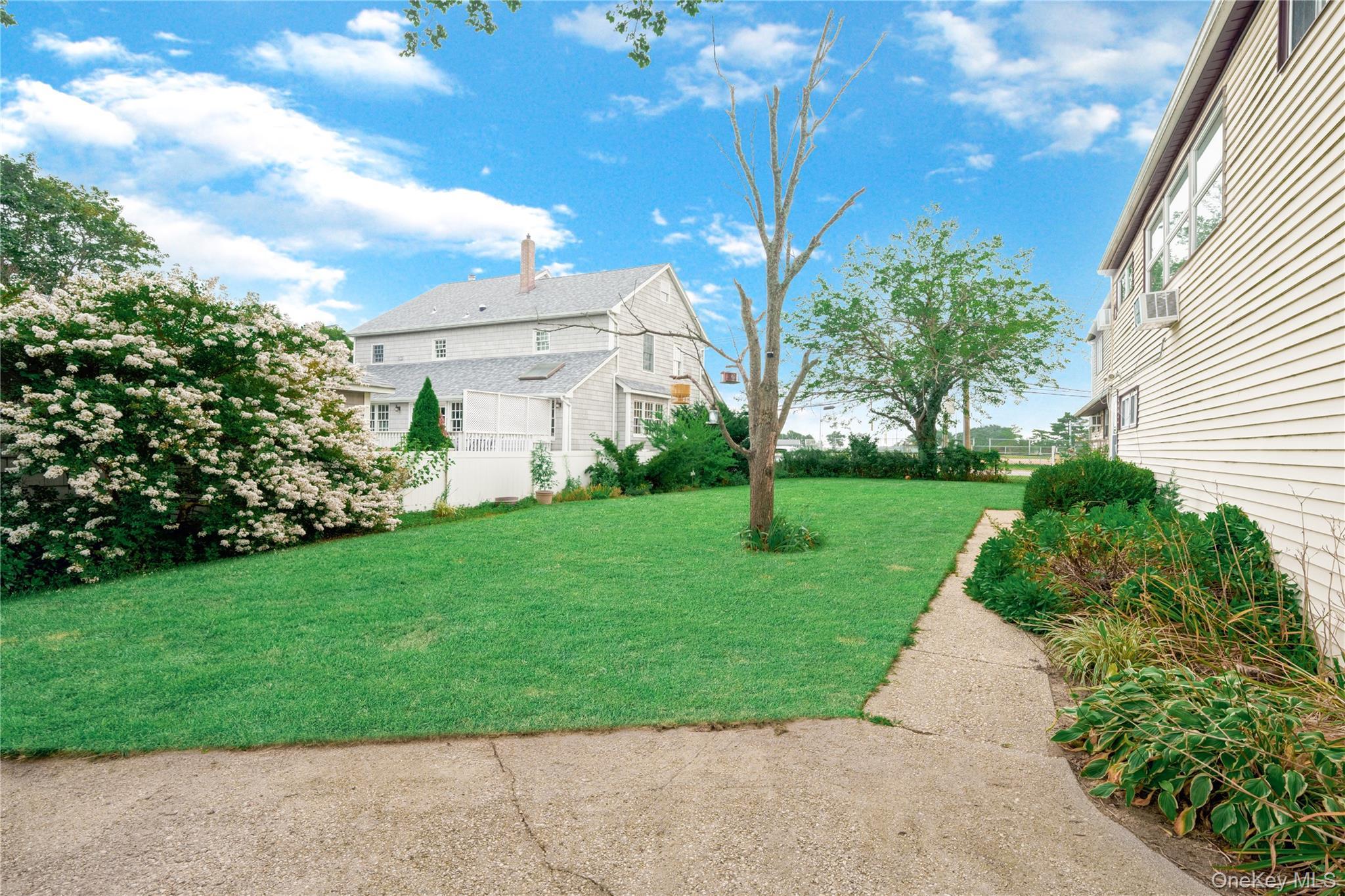 Single Family S Bayview Avenue  Suffolk County, NY 11701, MLS-1039096-29