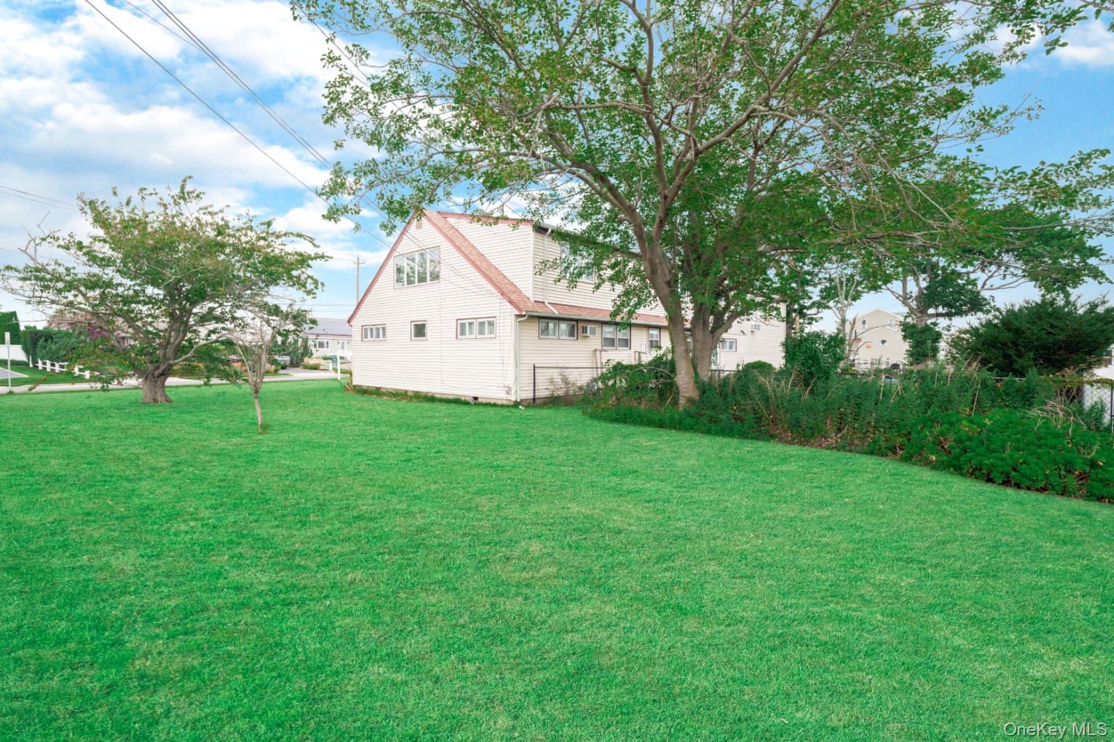 Single Family S Bayview Avenue  Suffolk County, NY 11701, MLS-1039096-30