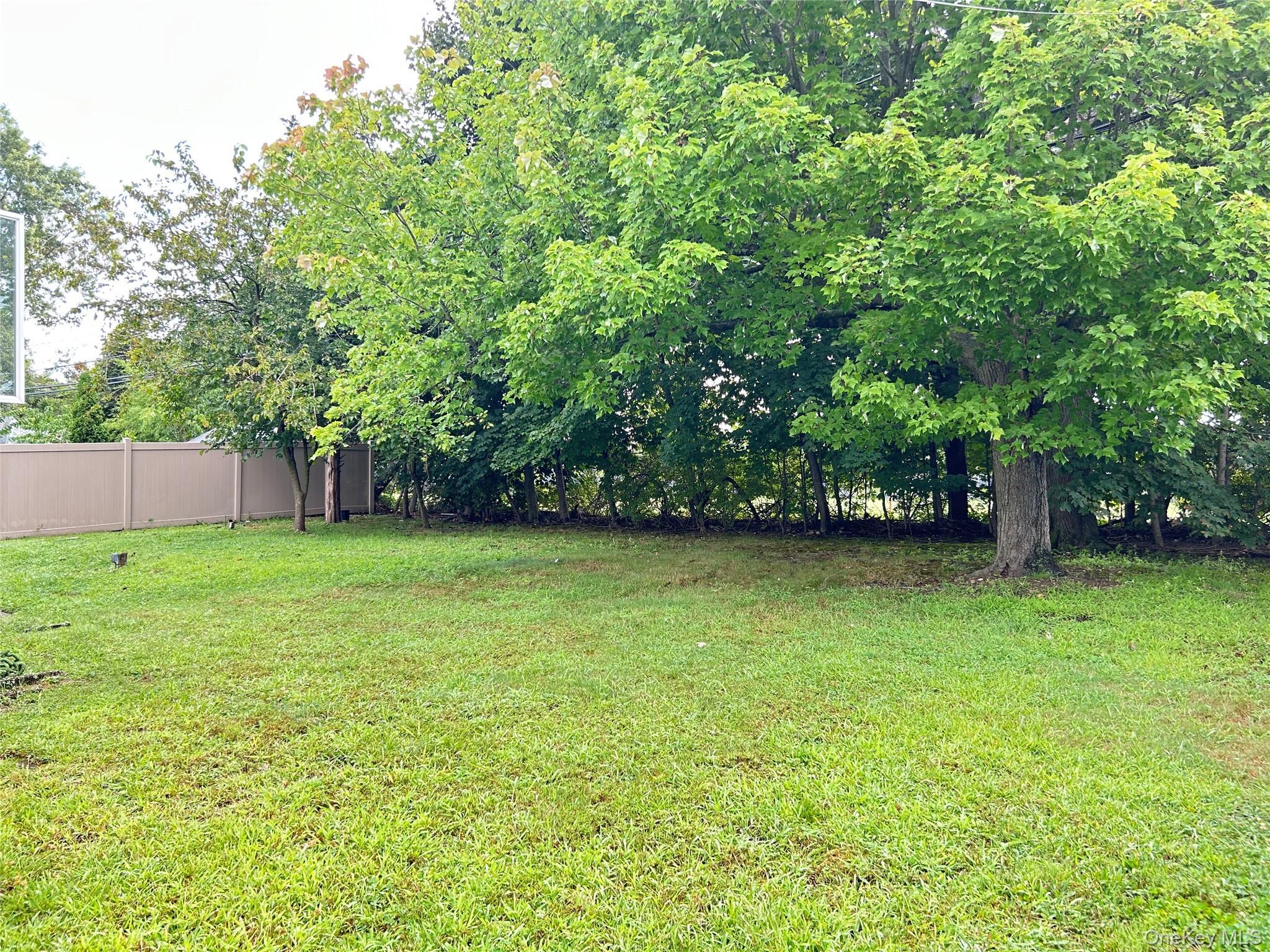 Single Family Jean Place Nassau County, NY 11791, MLS-1039112-16
