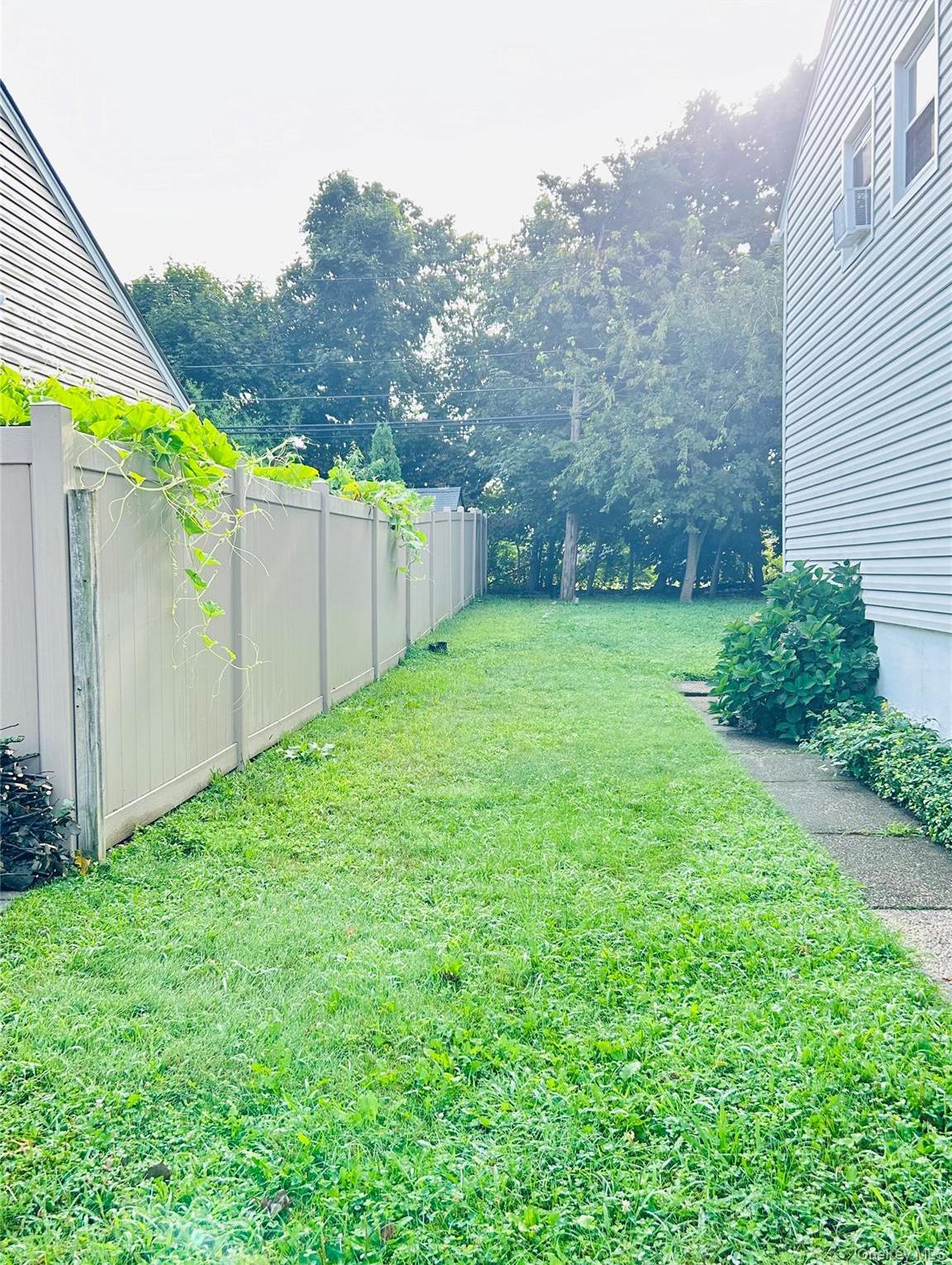 Single Family Jean Place Nassau County, NY 11791, MLS-1039112-17