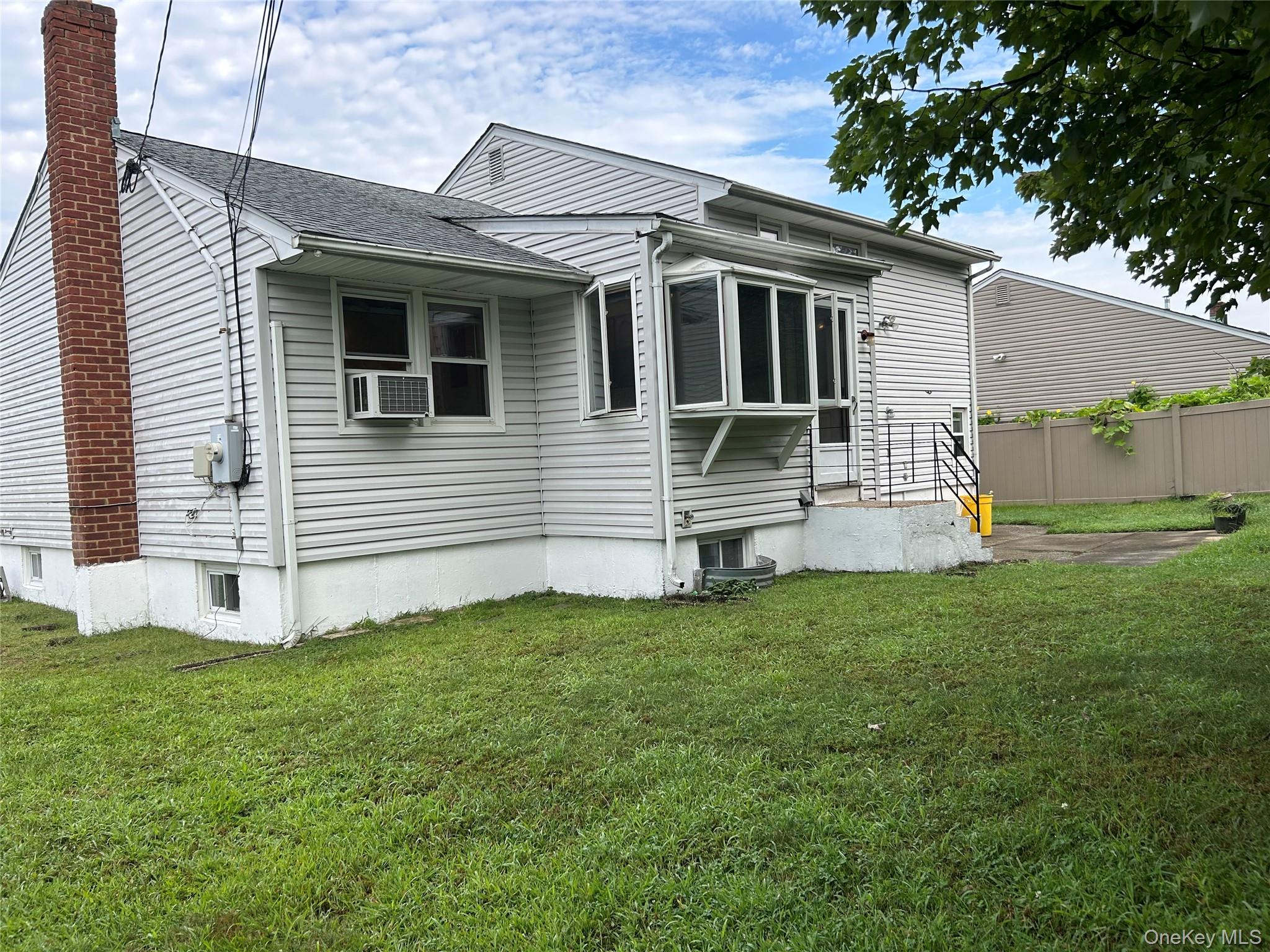 Single Family Jean Place  Nassau County, NY 11791, MLS-1039112-18