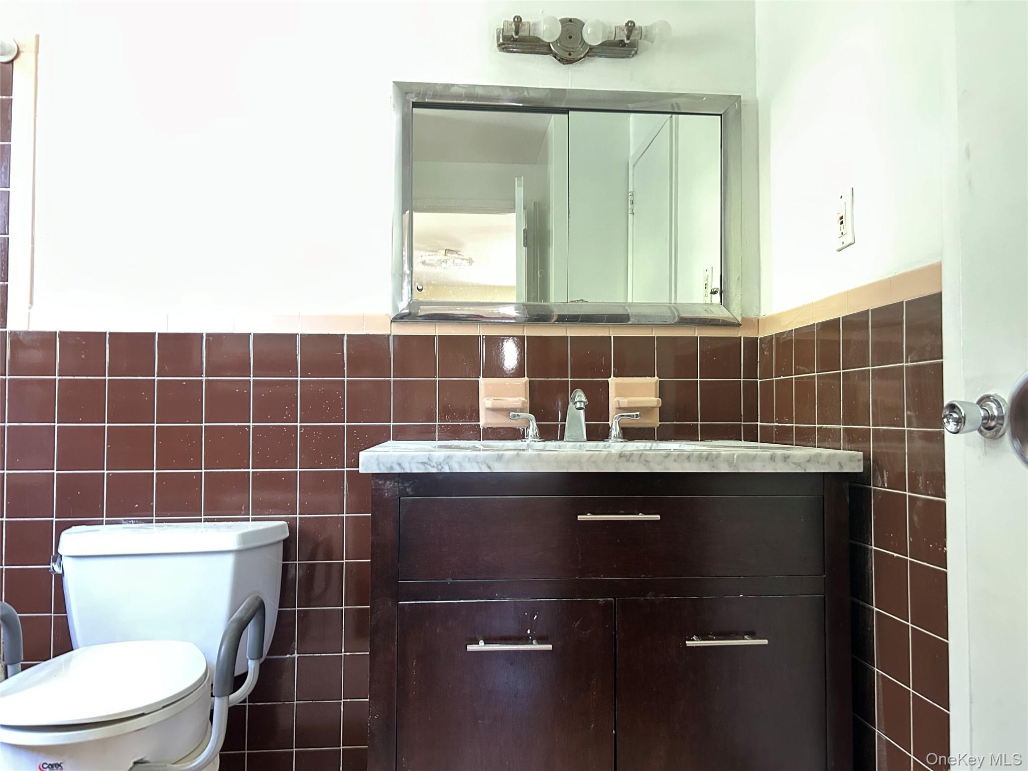 Single Family Jean Place Nassau County, NY 11791, MLS-1039112-5
