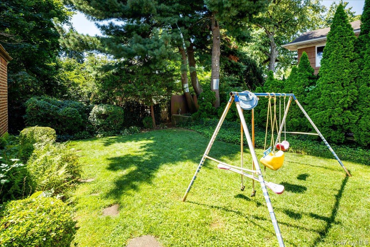 Single Family 34th Road  Queens, NY 11361, MLS-1039148-21
