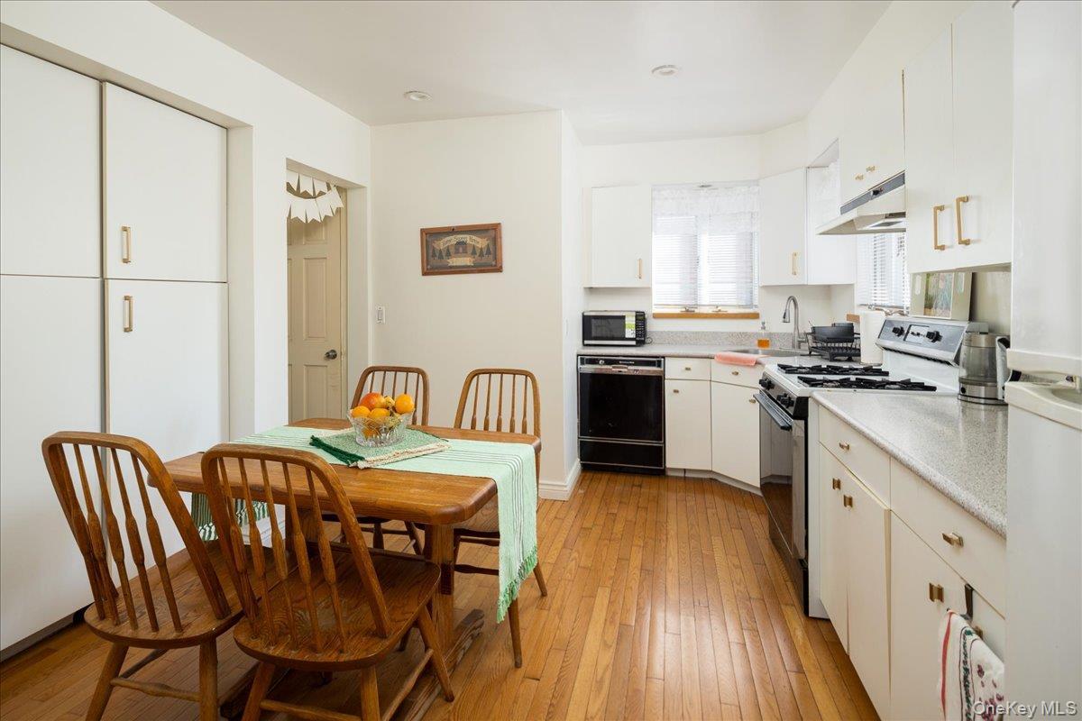 Single Family 34th Road  Queens, NY 11361, MLS-1039148-9