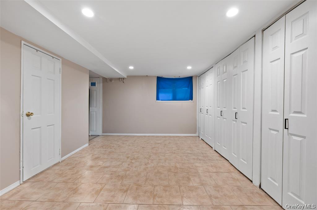 Single Family Caldwell Avenue Queens, NY 11378, MLS-1039184-15