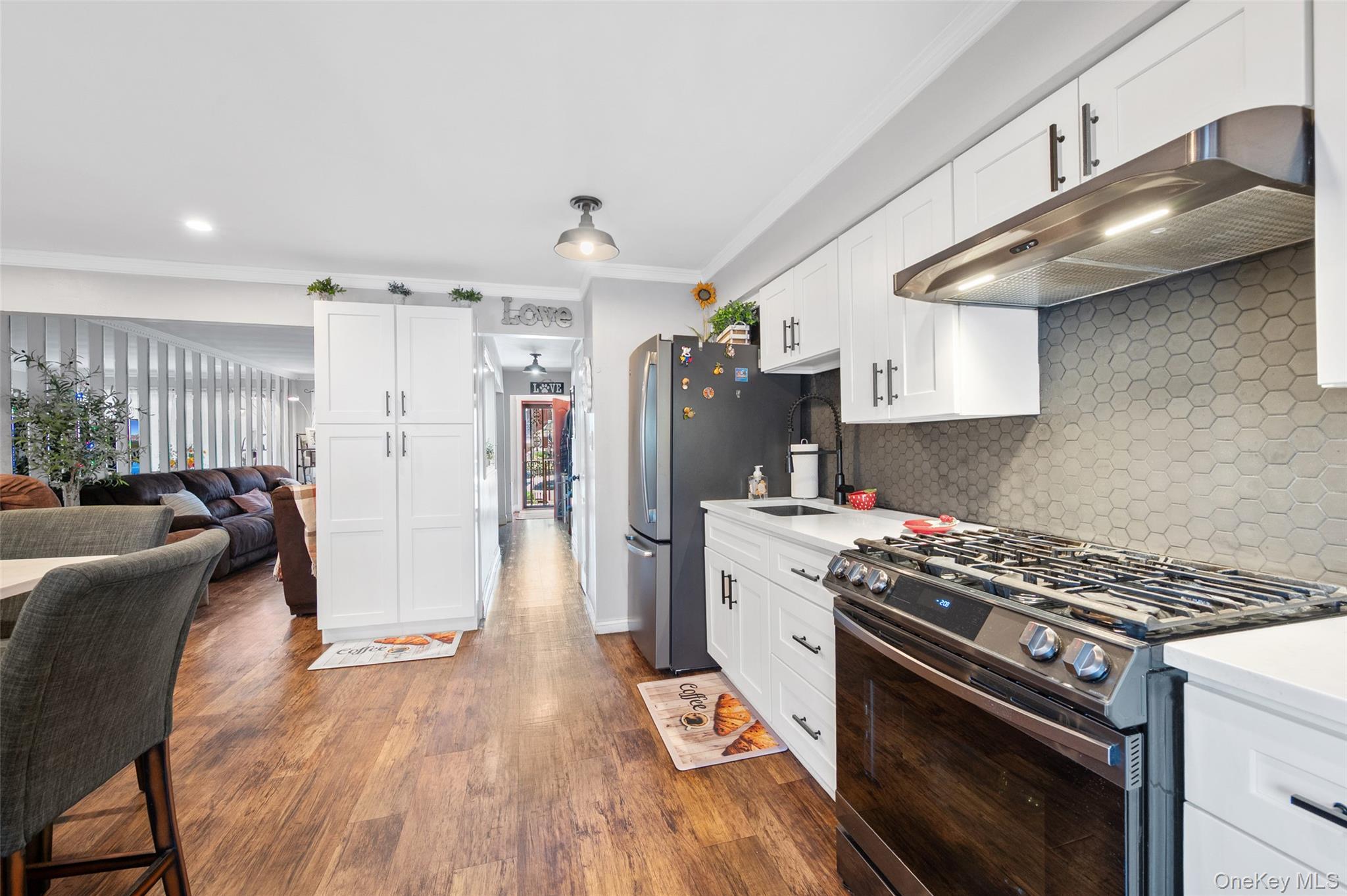 Single Family Caldwell Avenue Queens, NY 11378, MLS-1039184-2