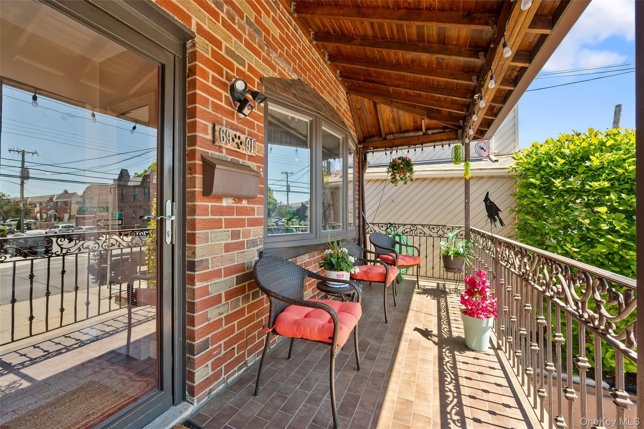 Single Family Caldwell Avenue Queens, NY 11378, MLS-1039184-23