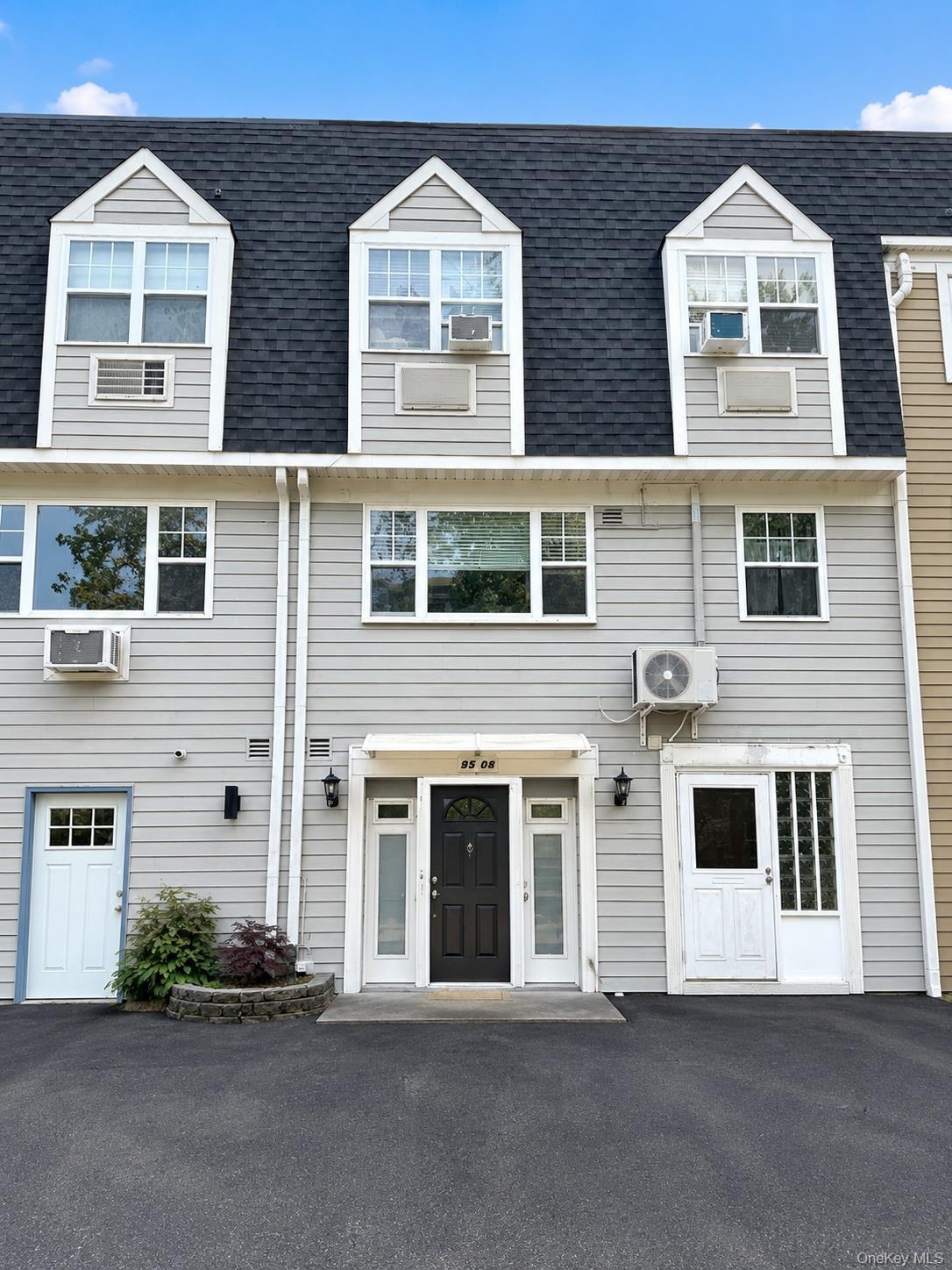 Single Family Shore Front Parkway  Queens, NY 11693, MLS-1039235-25