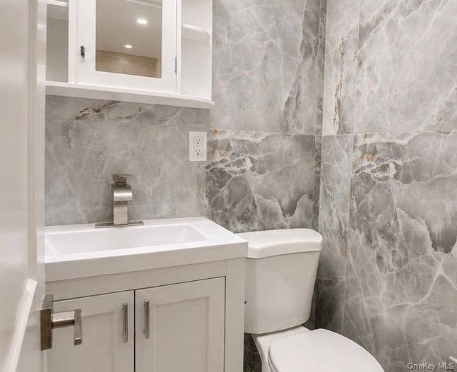Single Family Cook Avenue Queens, NY 11379, MLS-1039250-7