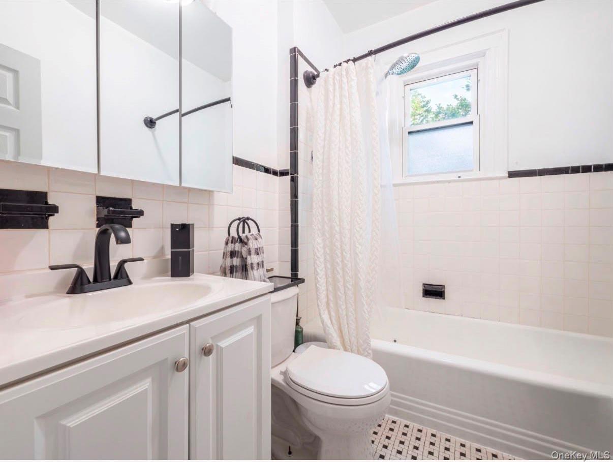 Single Family 79th Street Queens, NY 11385, MLS-1039278-22