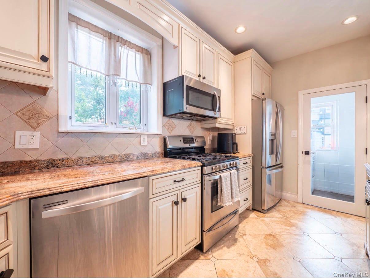 Single Family 79th Street Queens, NY 11385, MLS-1039278-8