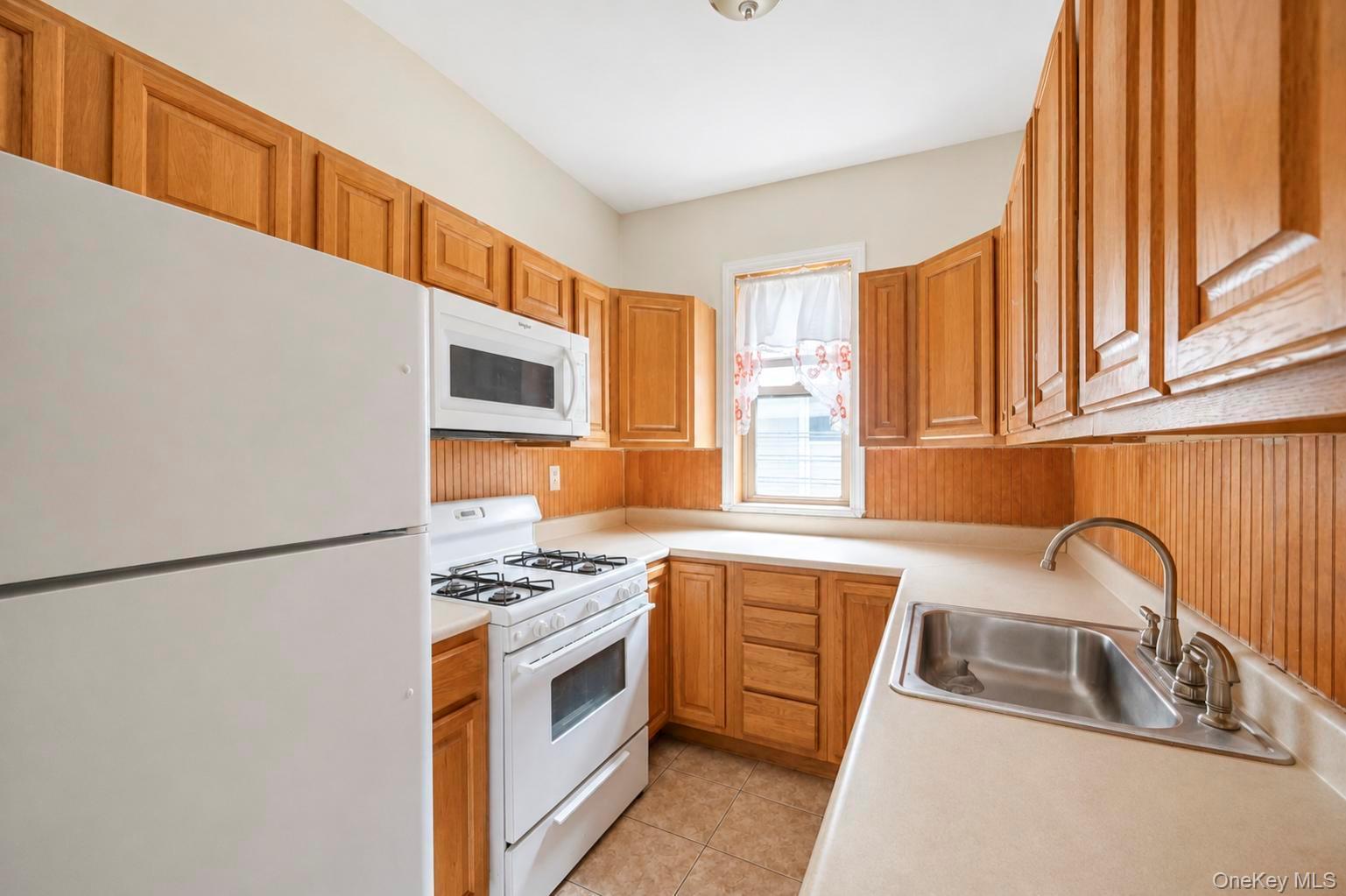 Single Family E 92nd Street  Brooklyn, NY 11212, MLS-1039318-14
