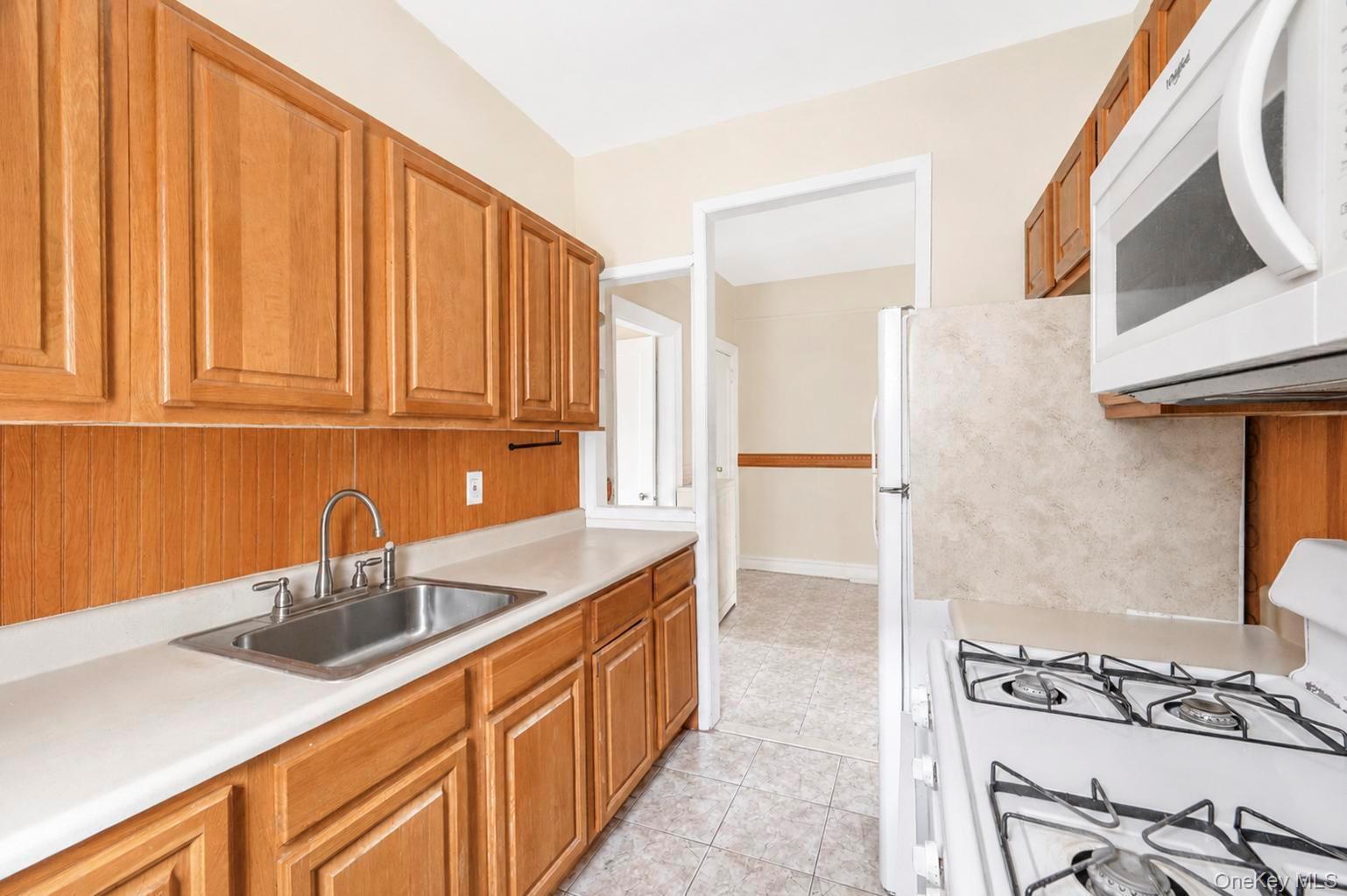 Single Family E 92nd Street  Brooklyn, NY 11212, MLS-1039318-16