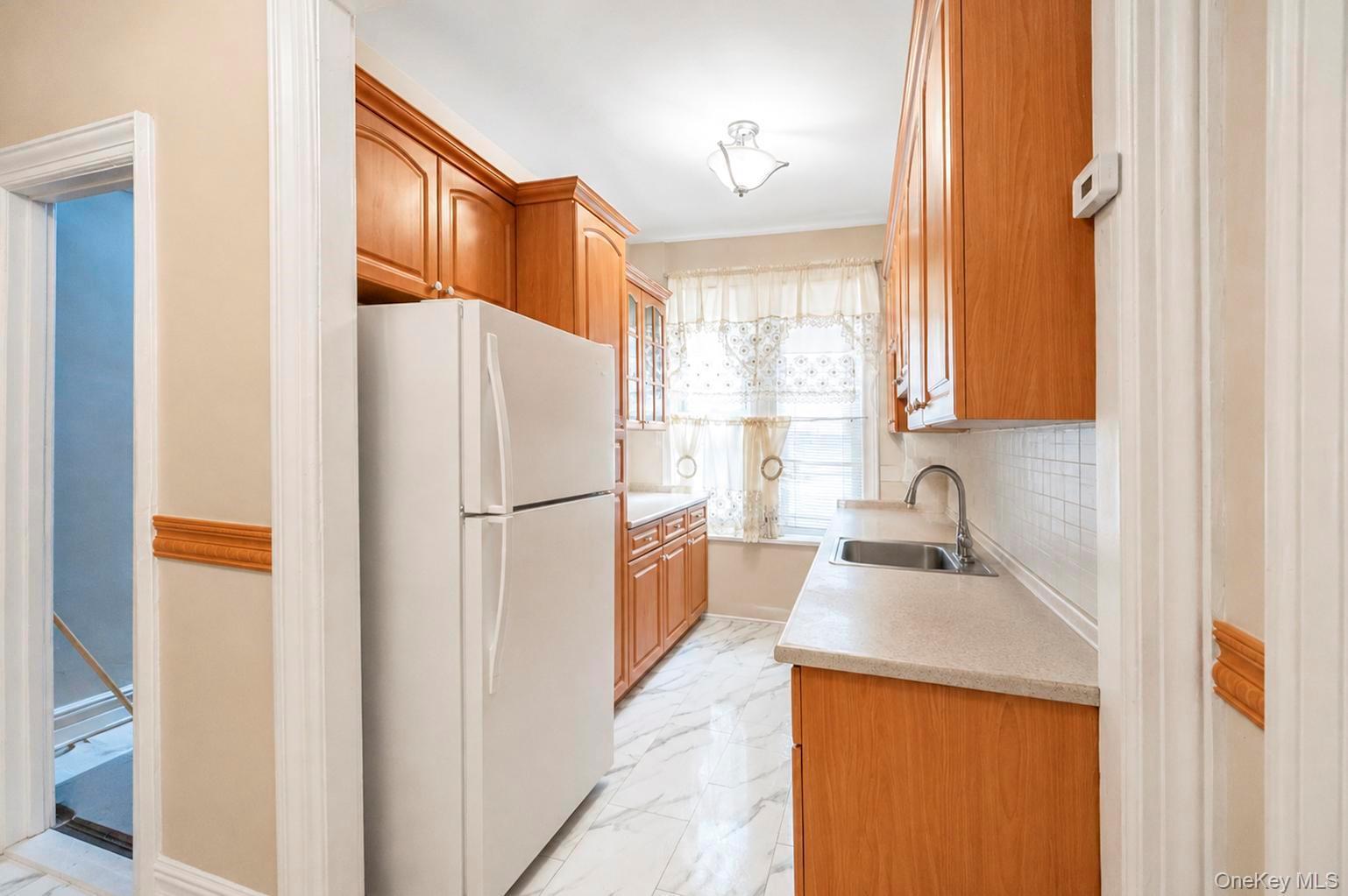 Single Family E 92nd Street  Brooklyn, NY 11212, MLS-1039318-36