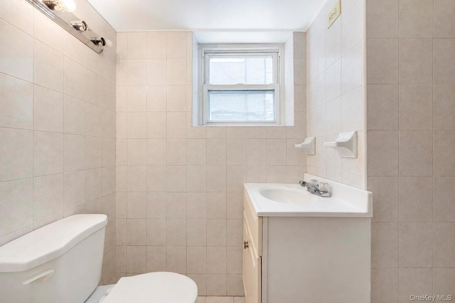Single Family E 92nd Street  Brooklyn, NY 11212, MLS-1039318-44