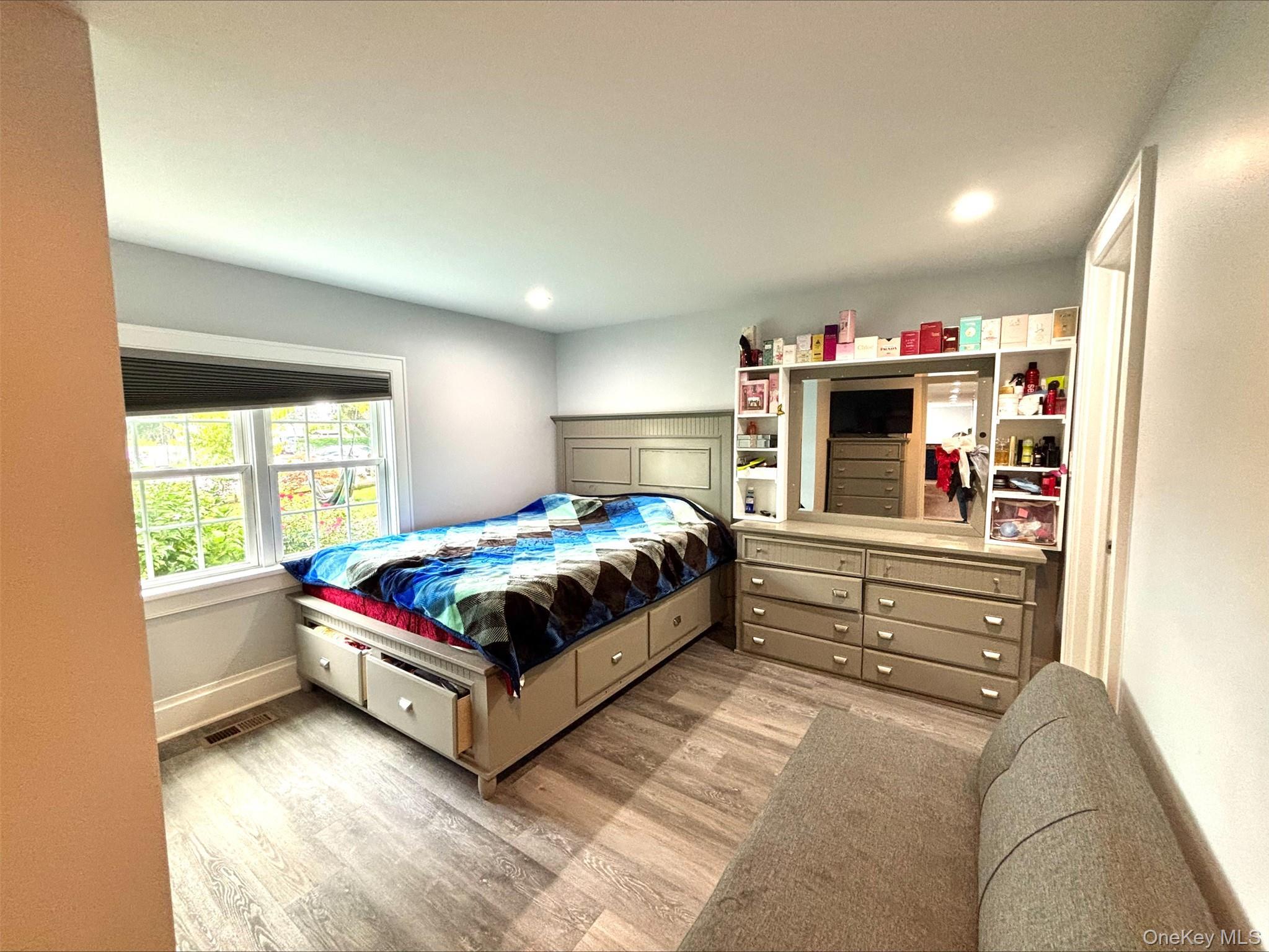 Single Family Carls Place Suffolk County, NY 11901, MLS-1039340-6