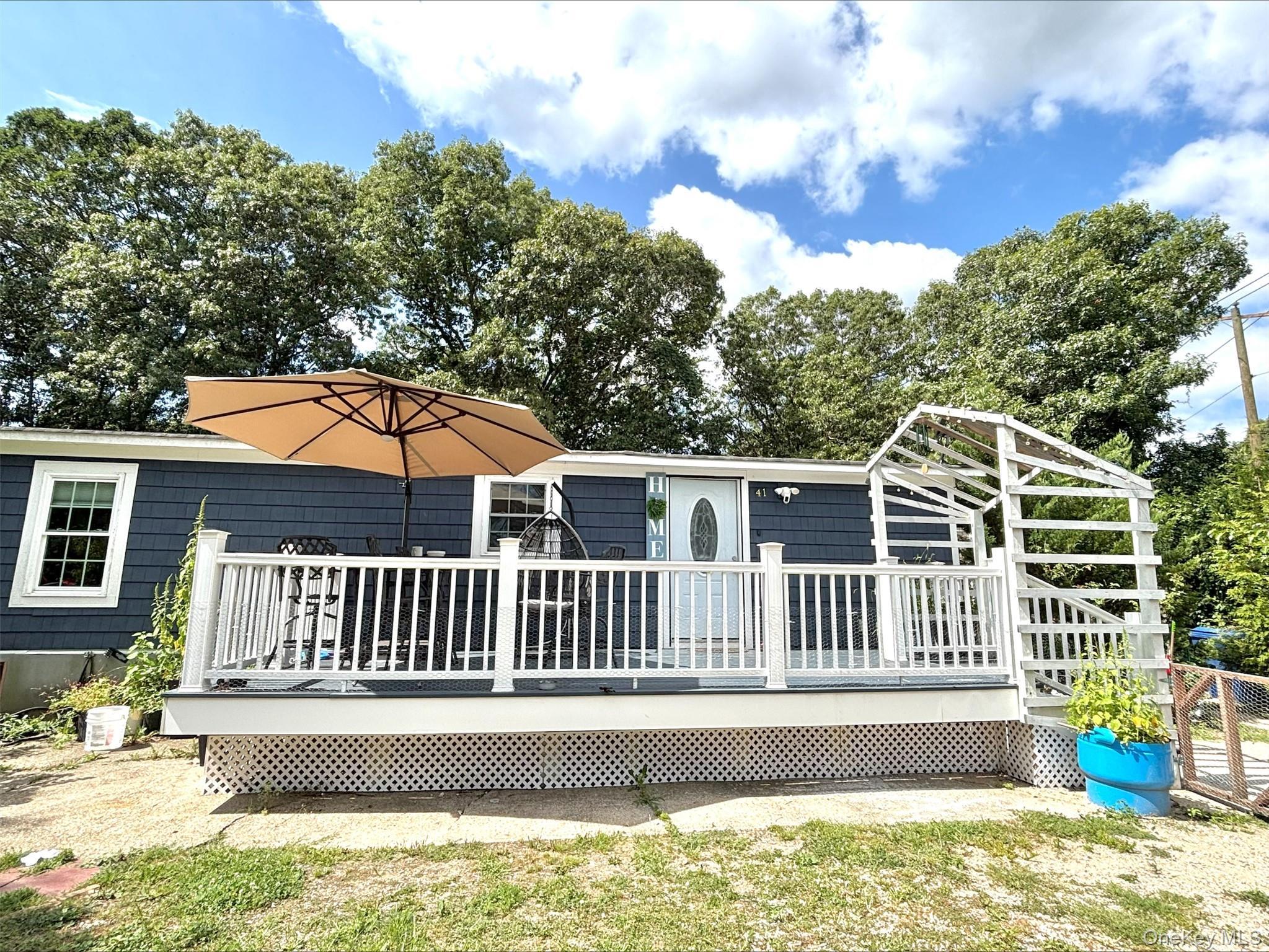 Single Family Carls Place  Suffolk County, NY 11901, MLS-1039340-8