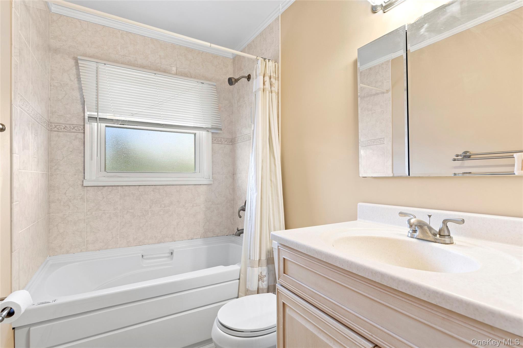 Single Family Cottonwood Drive Suffolk County, NY 11725, MLS-1039345-12