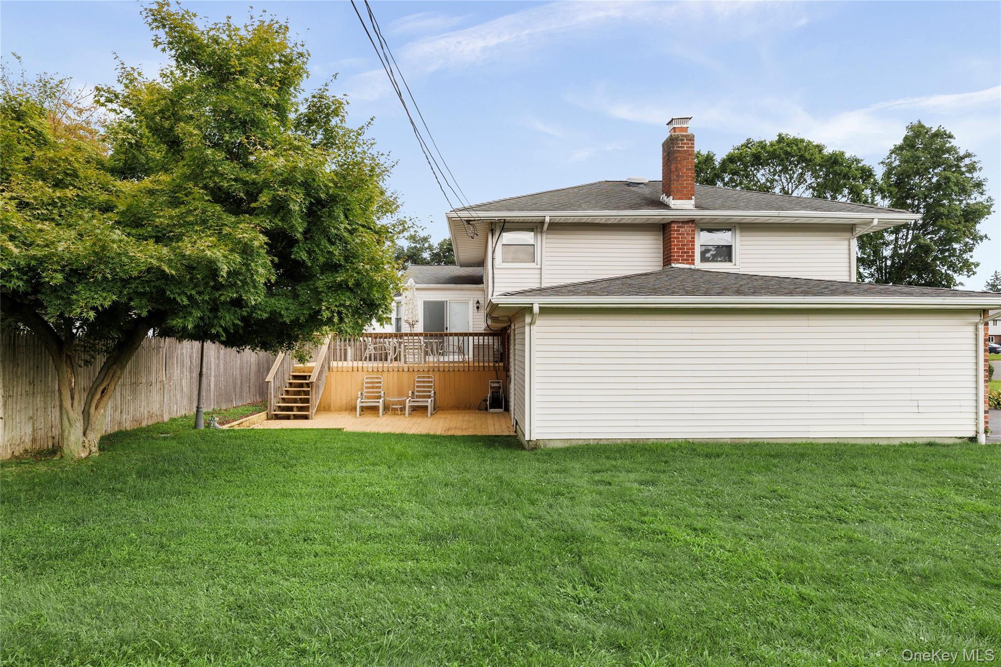 Single Family Cottonwood Drive Suffolk County, NY 11725, MLS-1039345-17