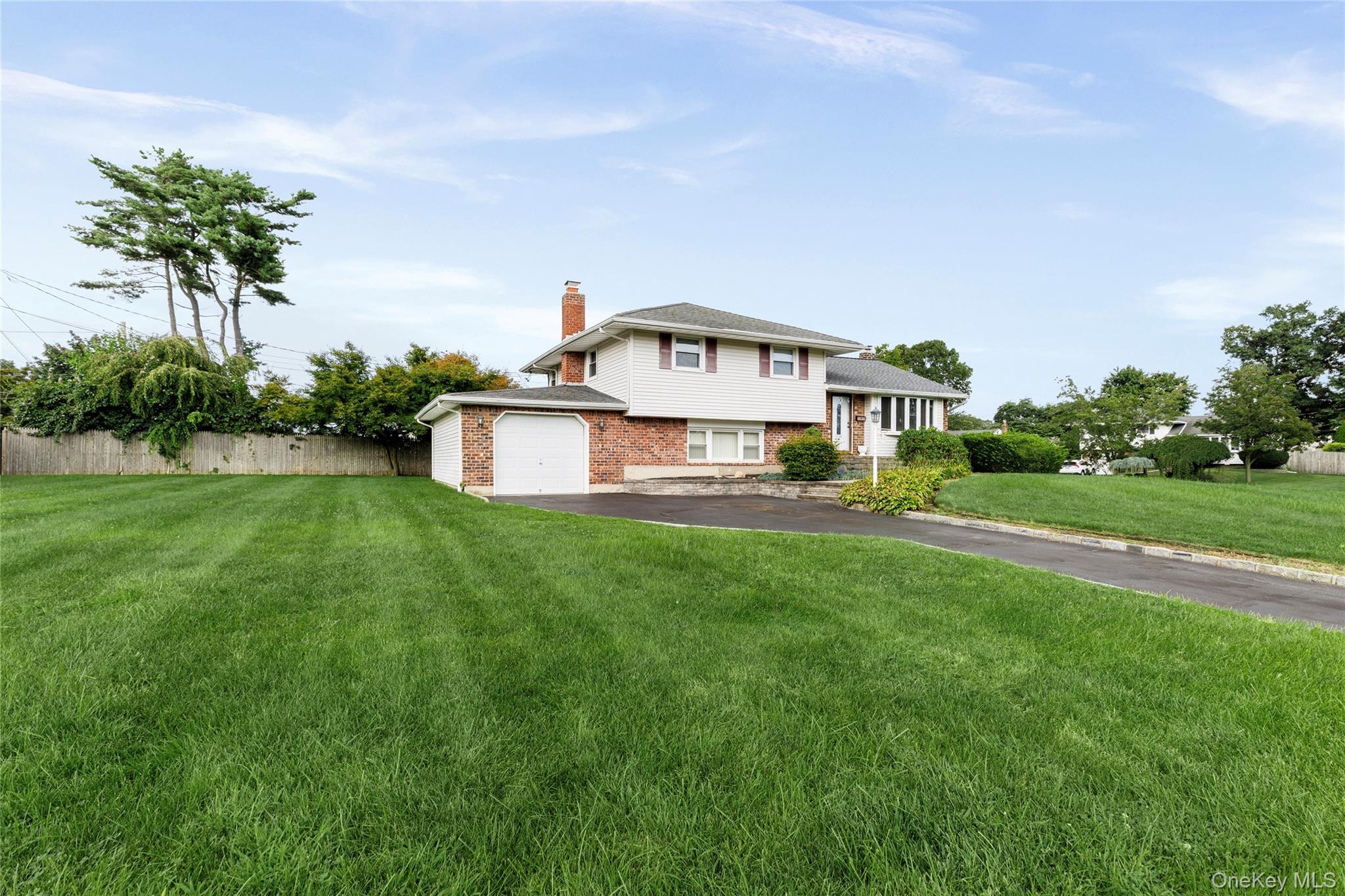 Single Family Cottonwood Drive Suffolk County, NY 11725, MLS-1039345-3