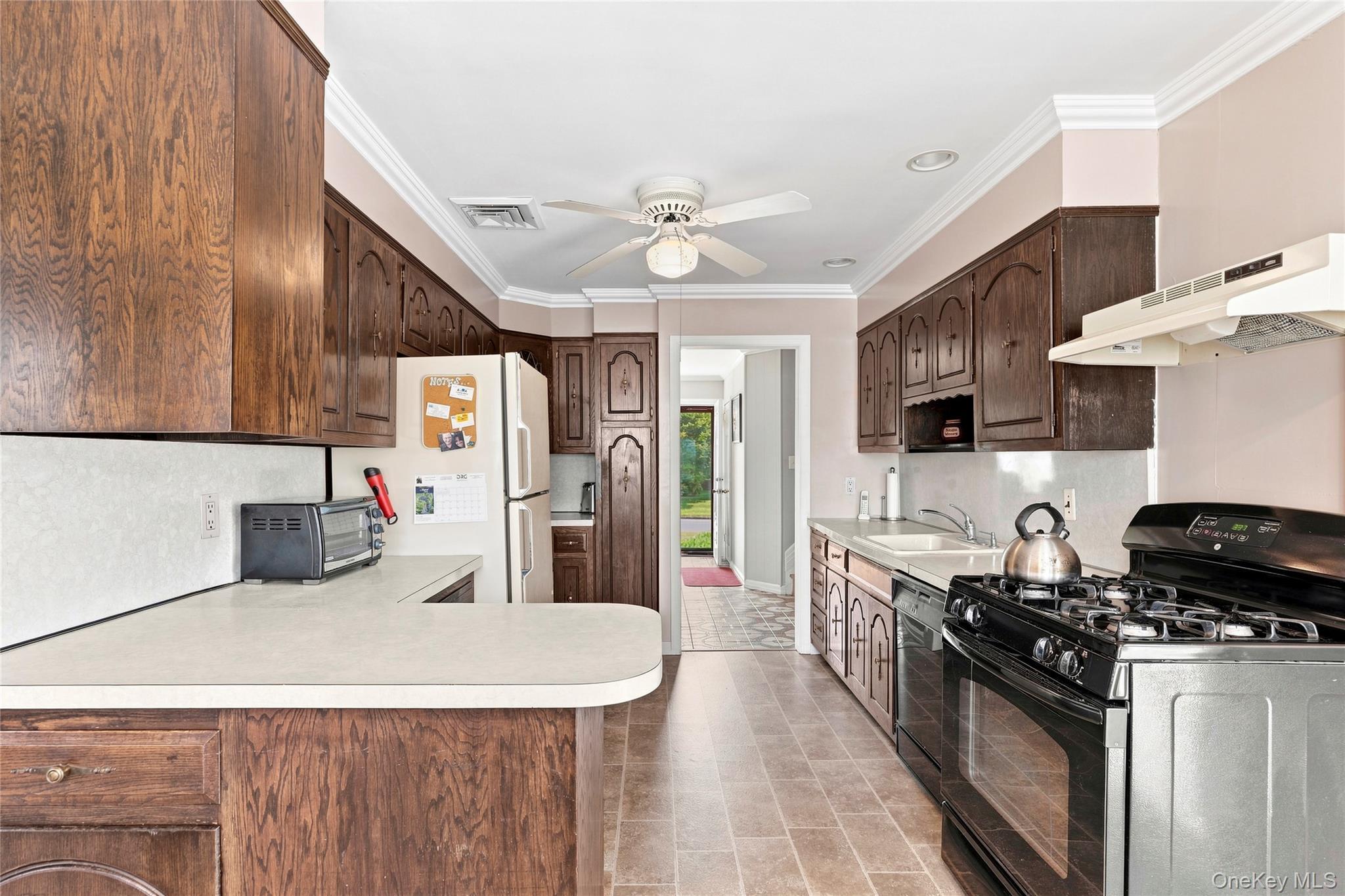 Single Family Cottonwood Drive Suffolk County, NY 11725, MLS-1039345-7