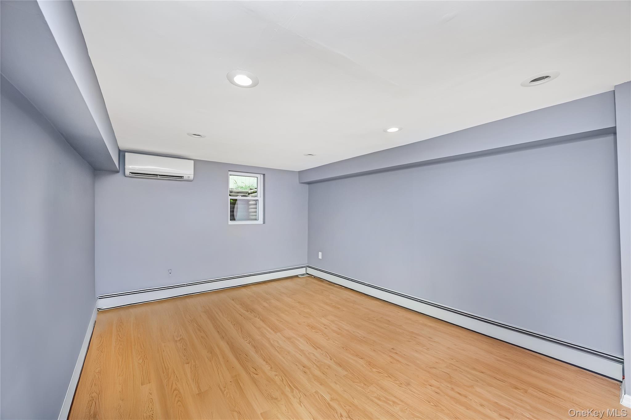 Single Family Delano Place  Suffolk County, NY 11704, MLS-1039362-28