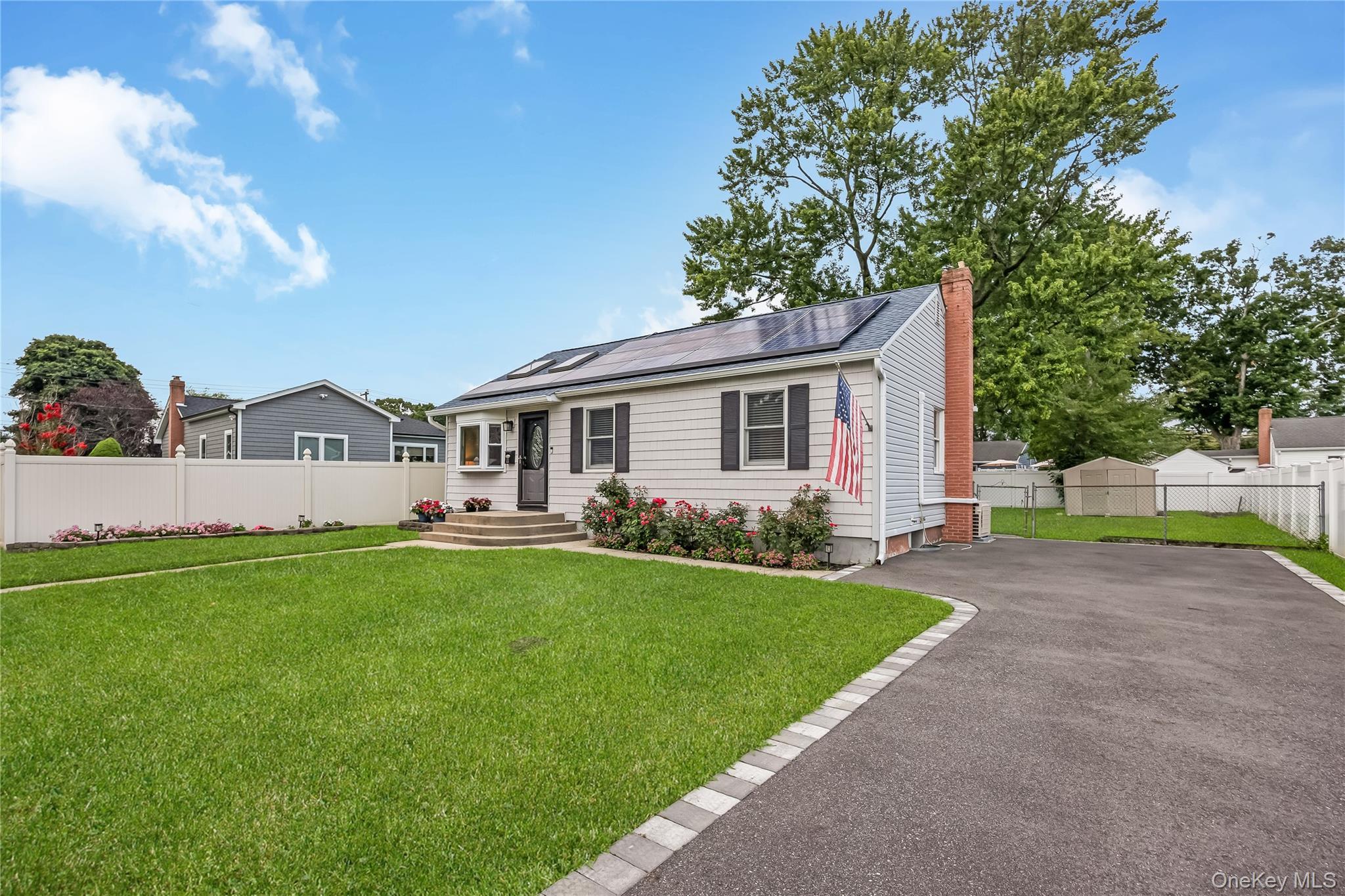 Single Family Delano Place  Suffolk County, NY 11704, MLS-1039362-3