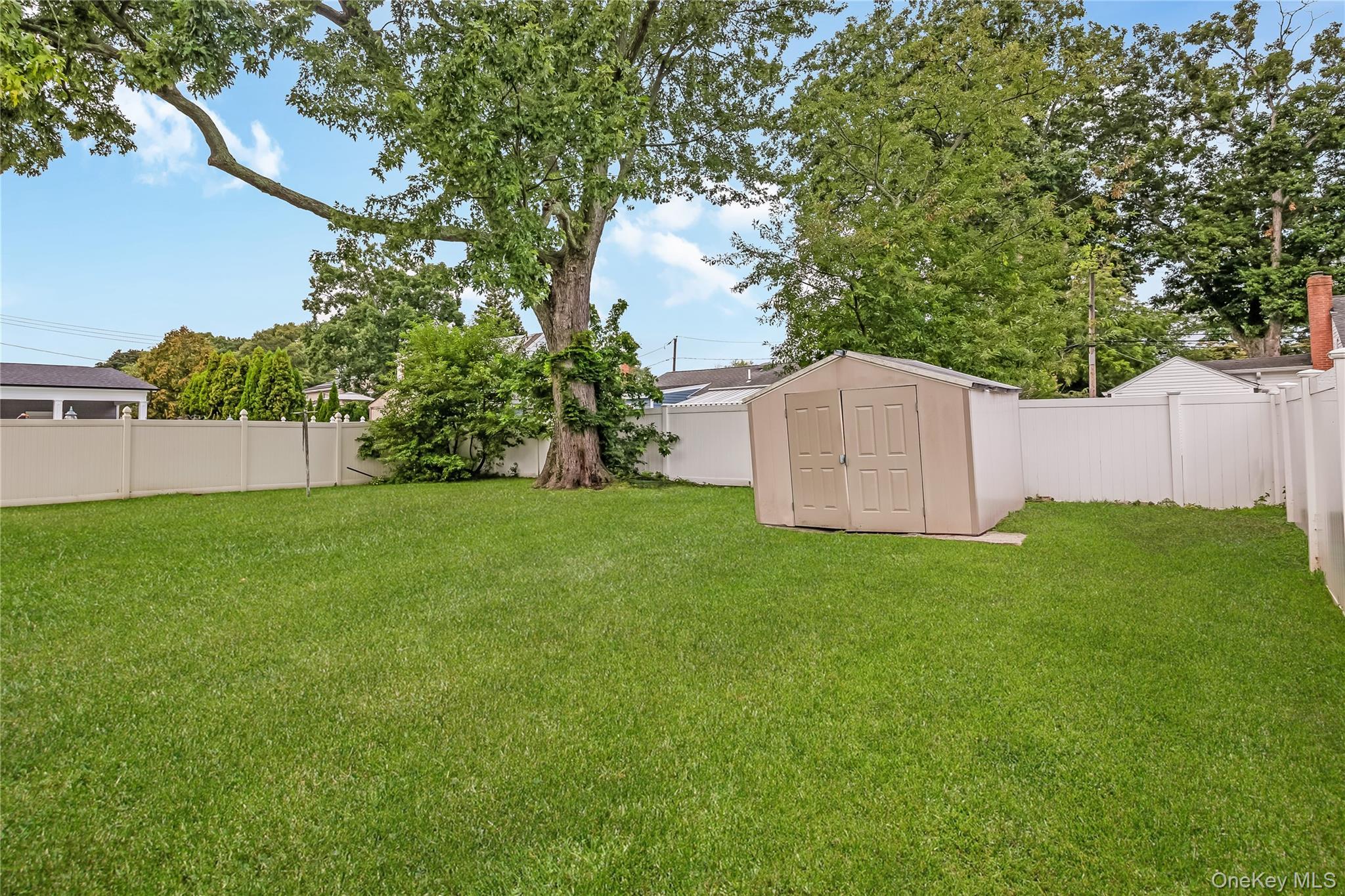 Single Family Delano Place  Suffolk County, NY 11704, MLS-1039362-4