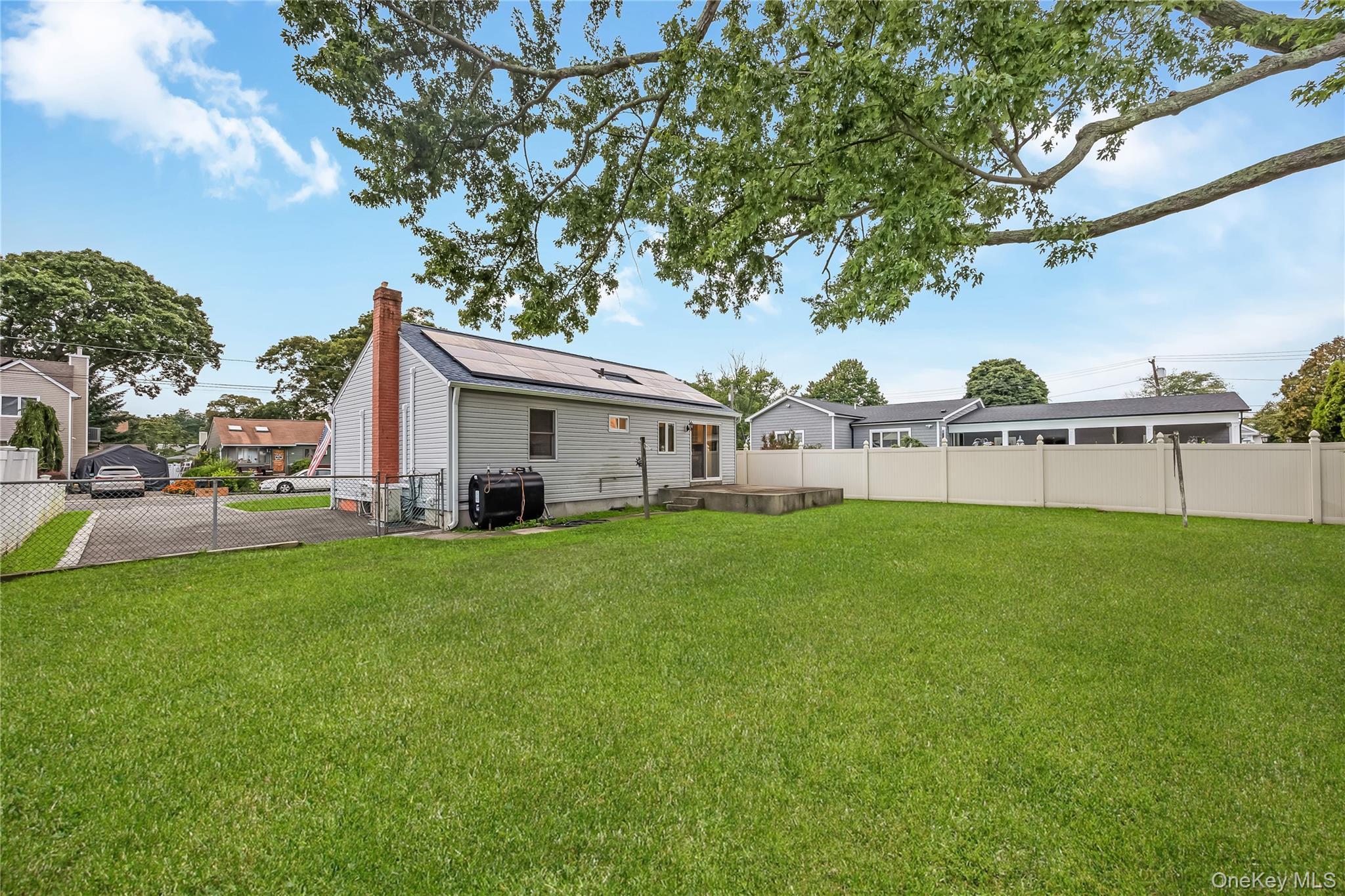 Single Family Delano Place  Suffolk County, NY 11704, MLS-1039362-5