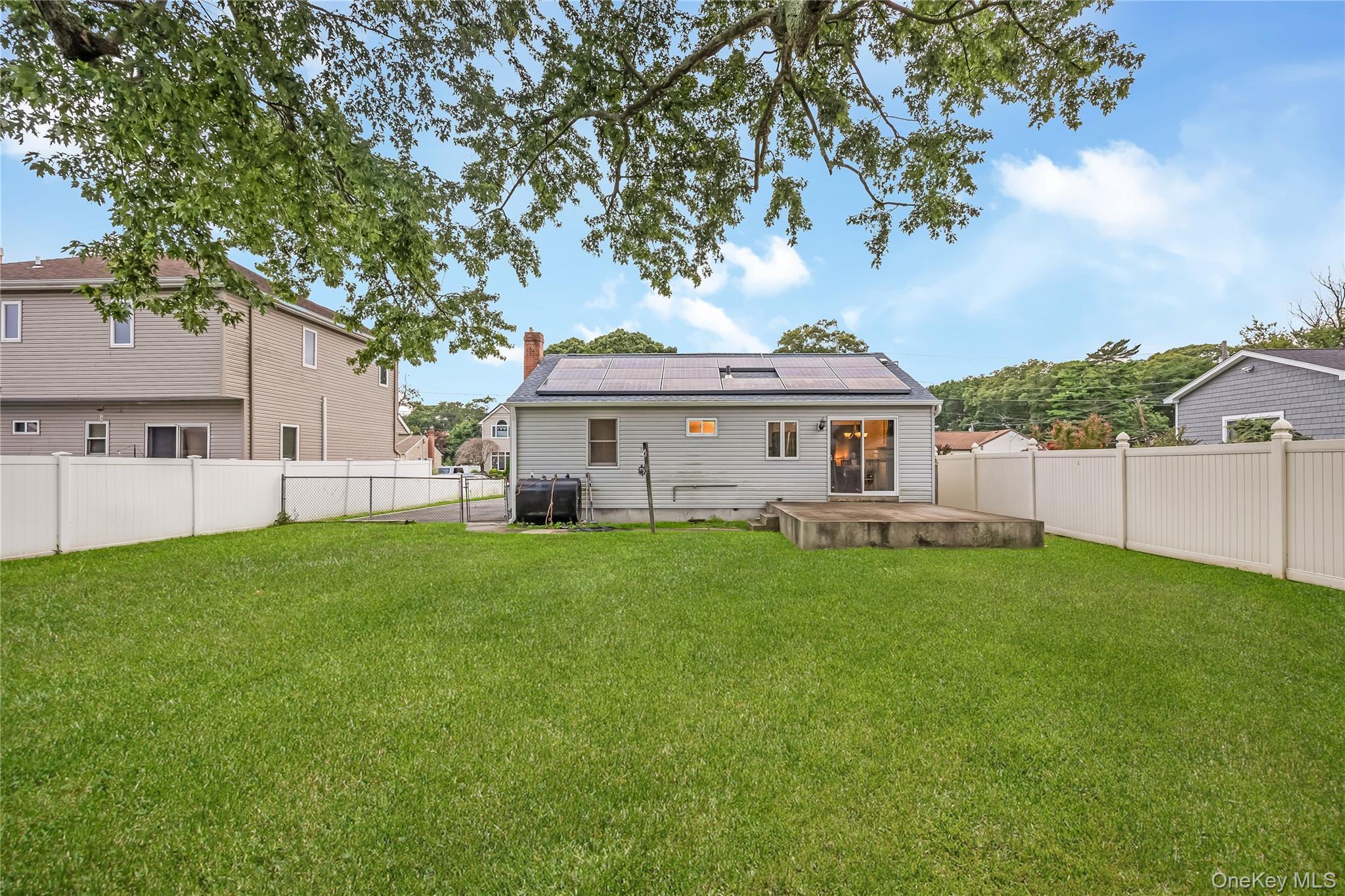 Single Family Delano Place  Suffolk County, NY 11704, MLS-1039362-6