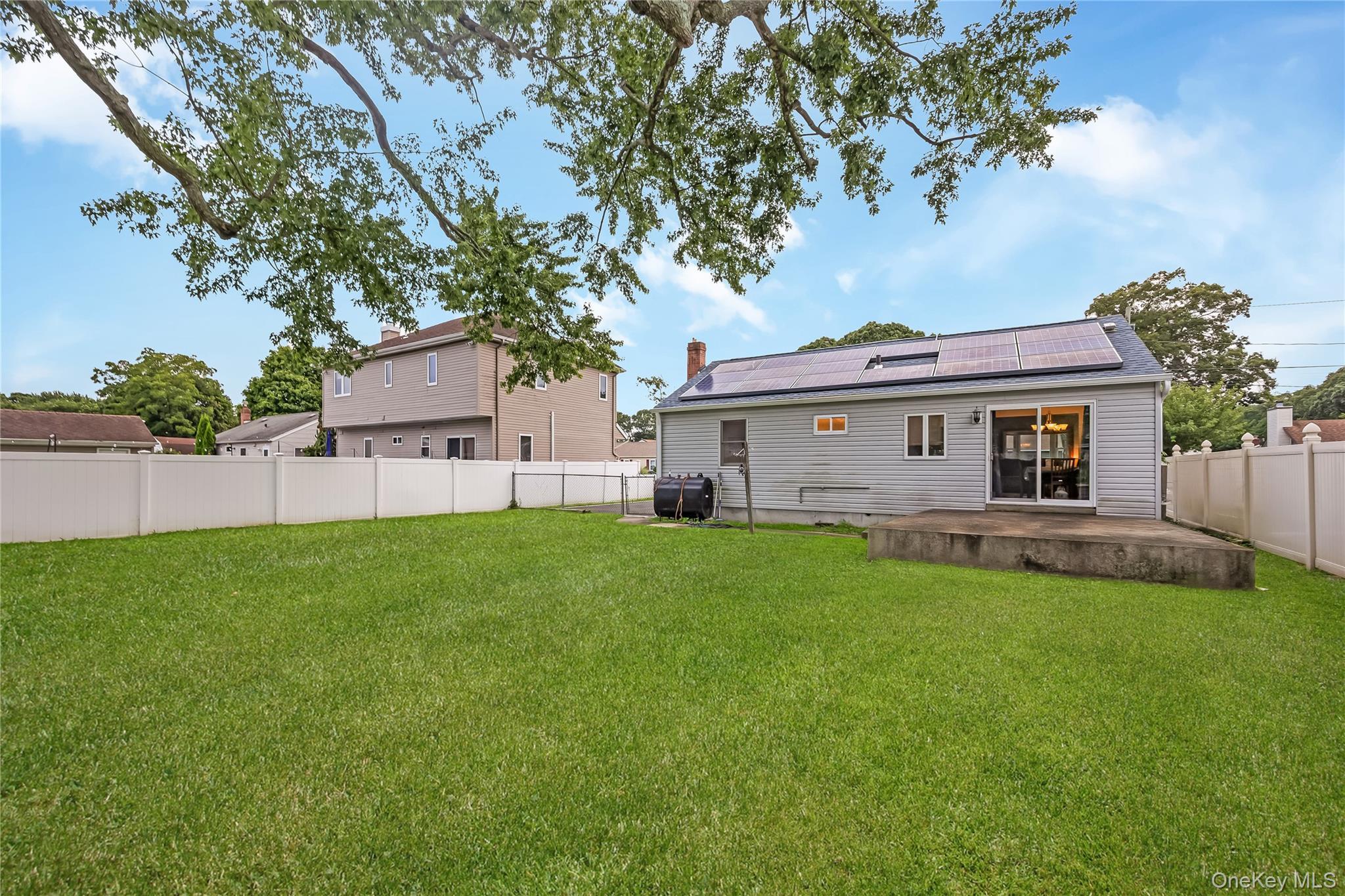 Single Family Delano Place  Suffolk County, NY 11704, MLS-1039362-7