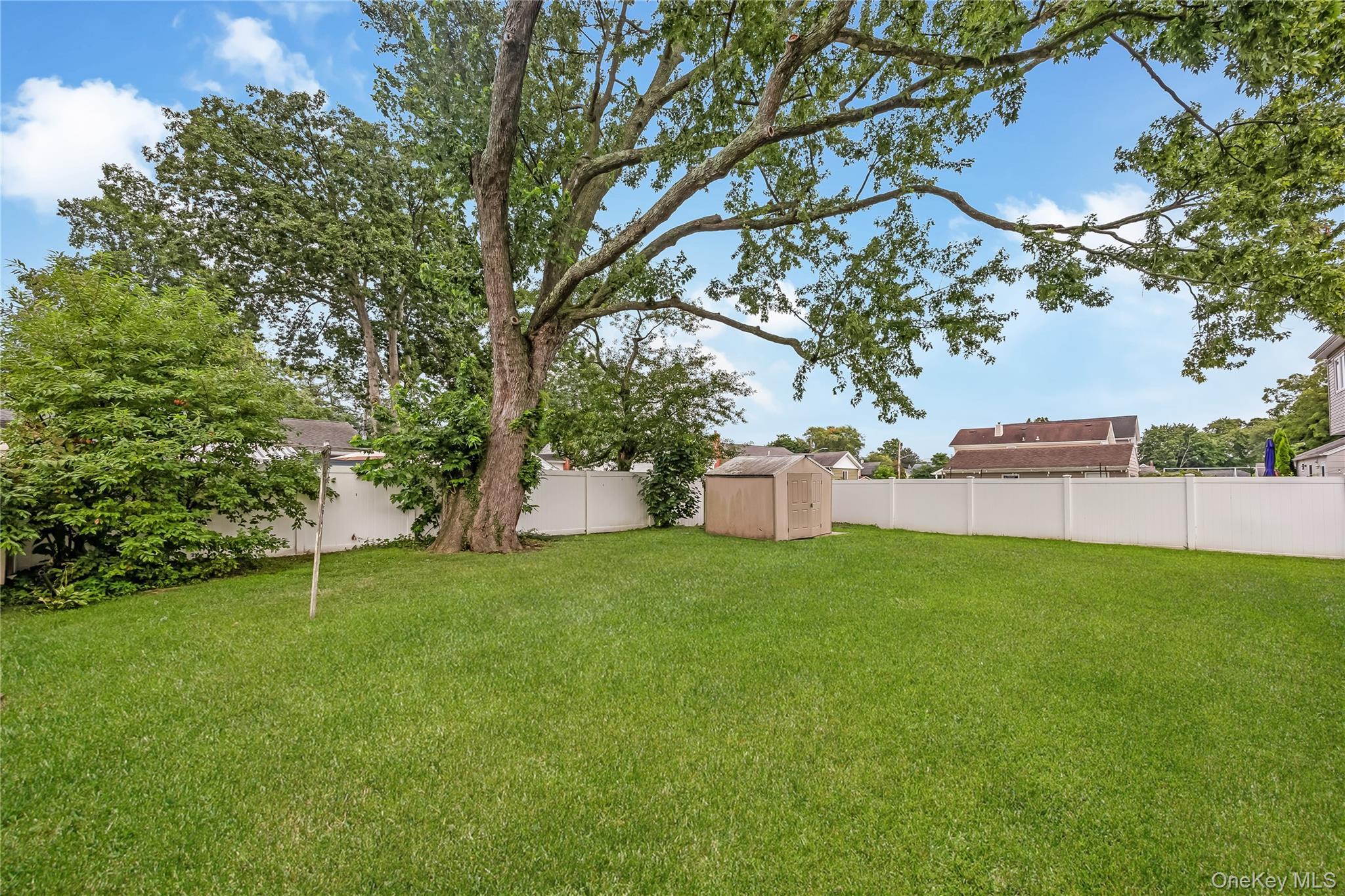 Single Family Delano Place  Suffolk County, NY 11704, MLS-1039362-8