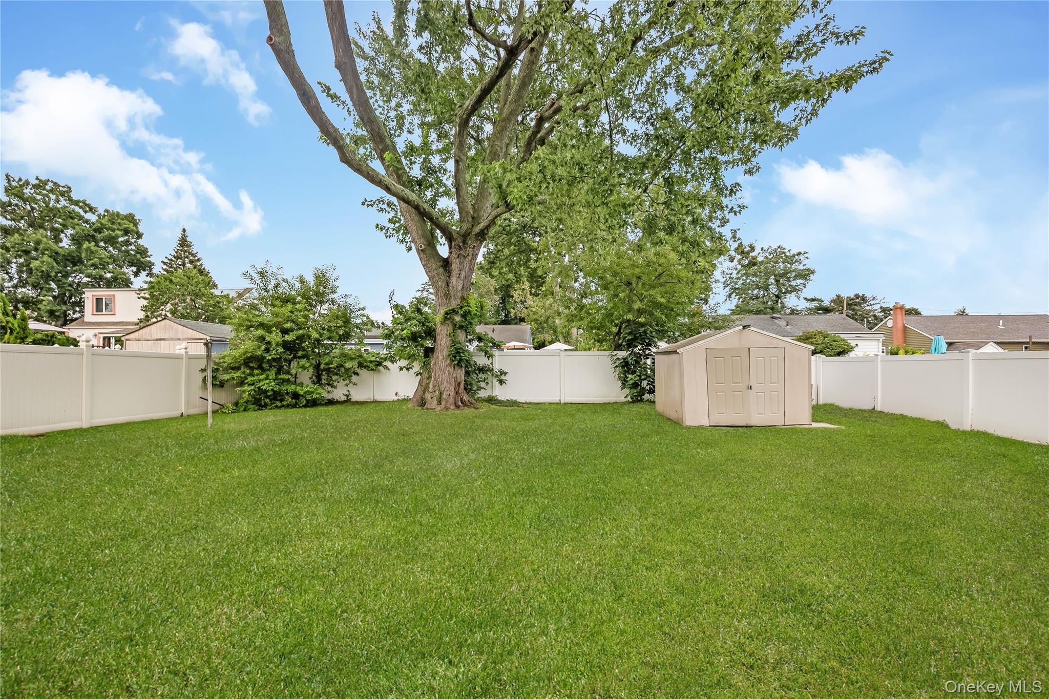 Single Family Delano Place  Suffolk County, NY 11704, MLS-1039362-9