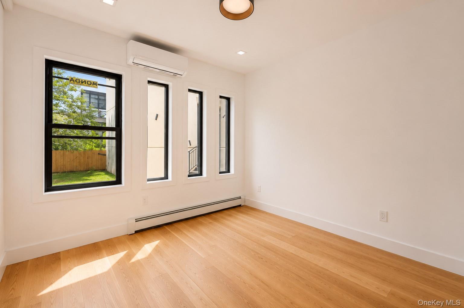 Single Family 35th Street Queens, NY 11101, MLS-1039374-10