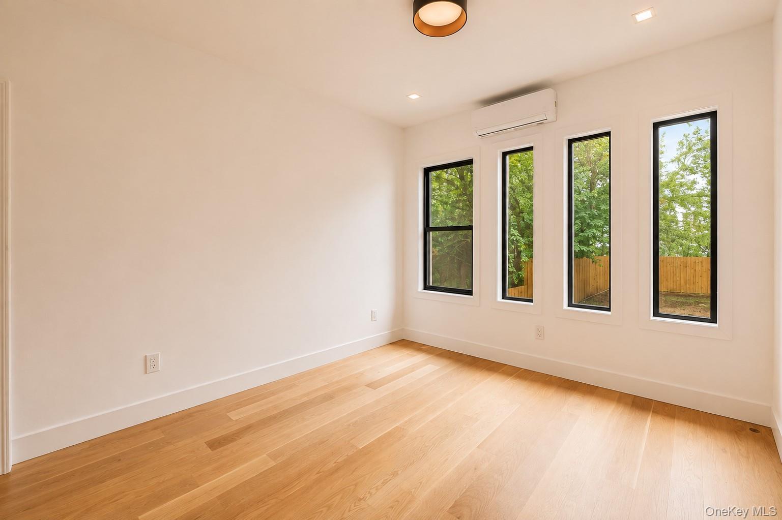 Single Family 35th Street Queens, NY 11101, MLS-1039374-13