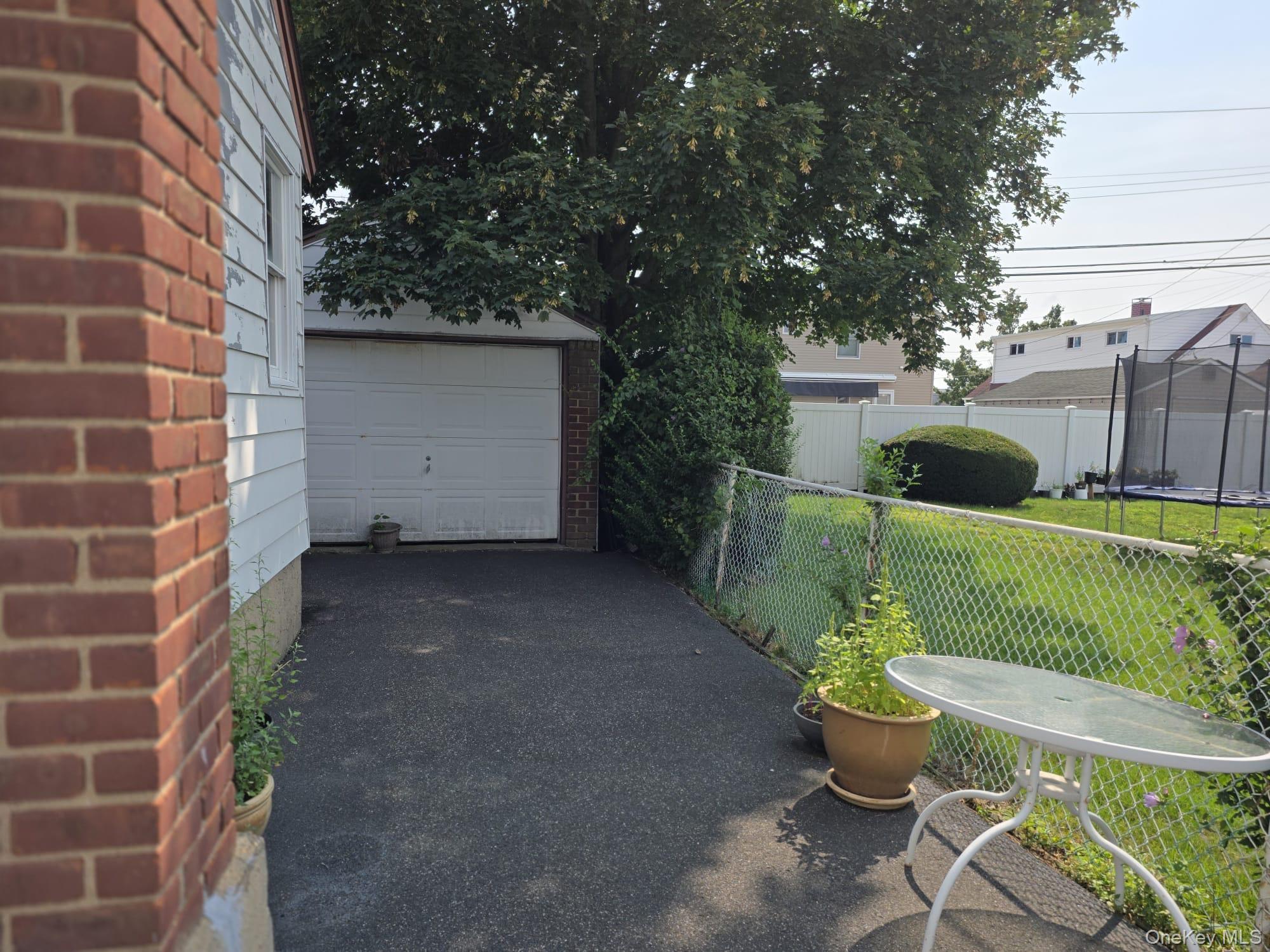 Single Family Miller Road  Nassau County, NY 11801, MLS-1039376-16