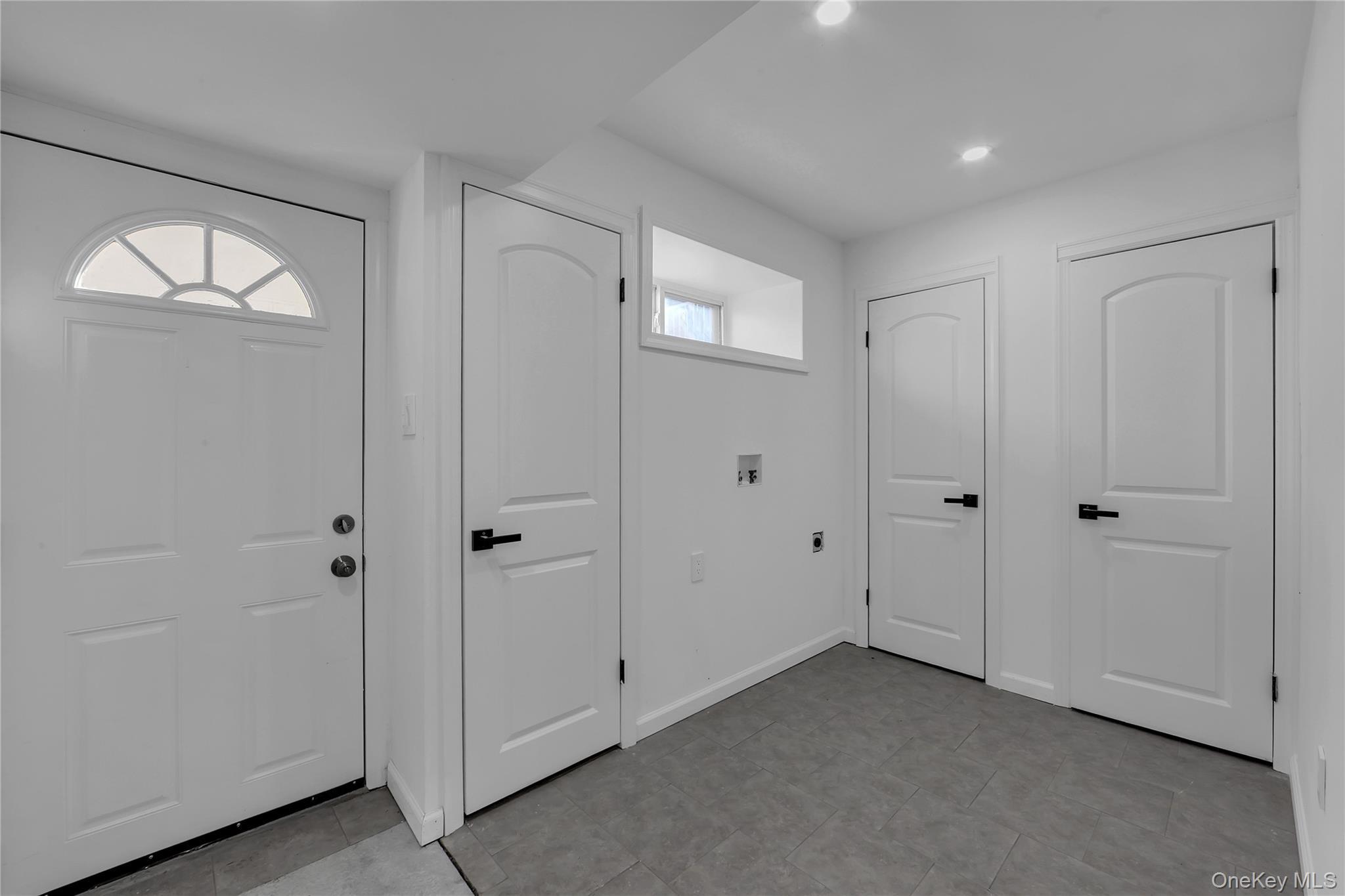 Single Family E 232nd Street Bronx, NY 10466, MLS-1039385-16