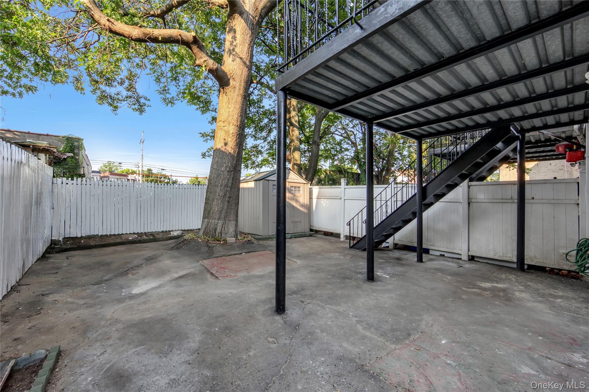 Single Family E 232nd Street Bronx, NY 10466, MLS-1039385-25
