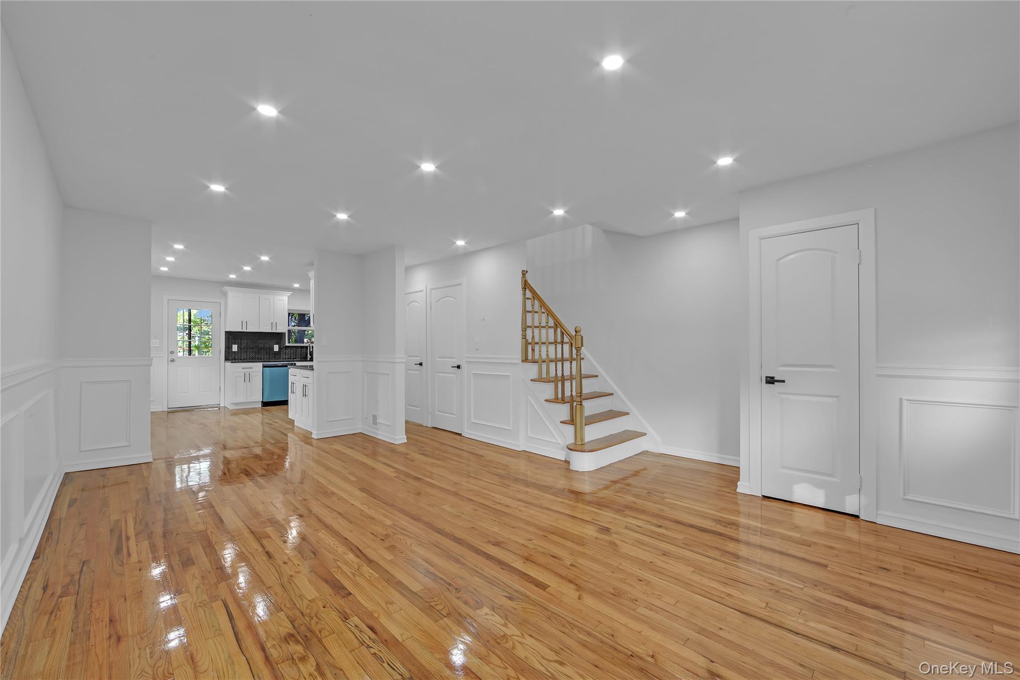 Single Family E 232nd Street Bronx, NY 10466, MLS-1039385-5