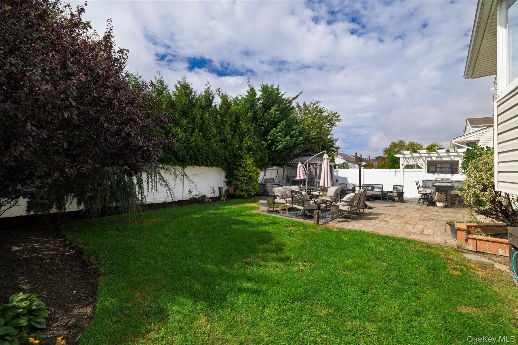 Single Family Sally Lane Nassau County, NY 11572, MLS-1039395-27