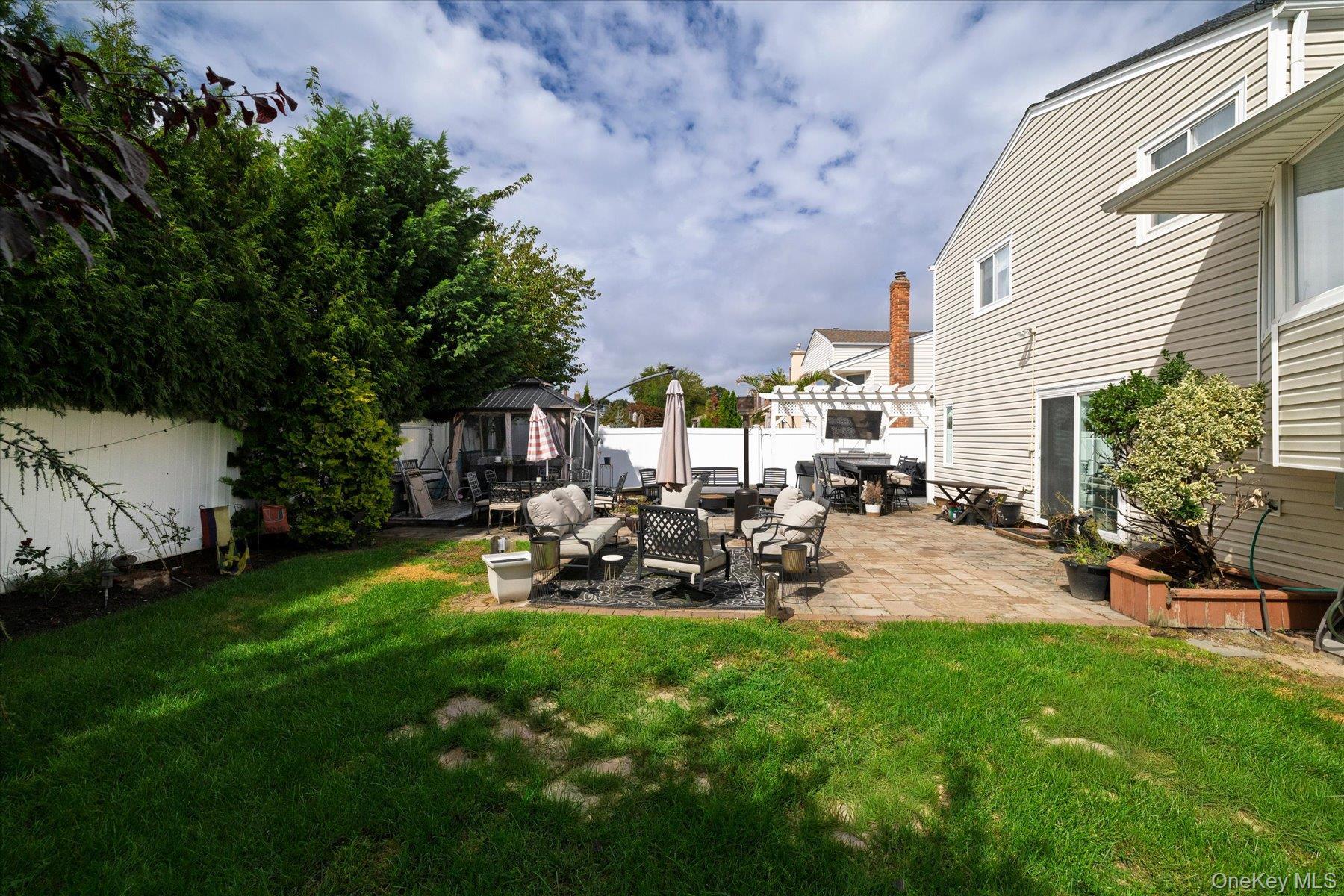 Single Family Sally Lane Nassau County, NY 11572, MLS-1039395-28