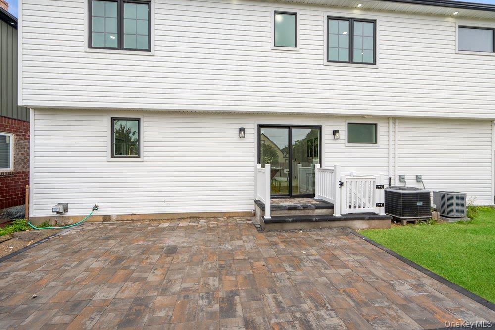 Single Family California Street Nassau County, NY 11801, MLS-1039417-40