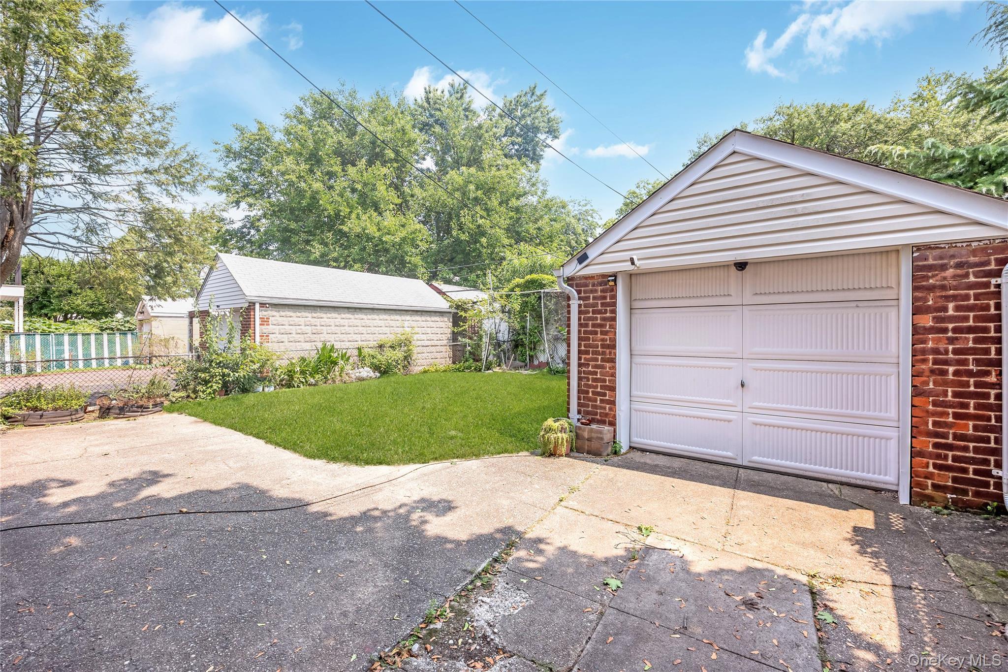 Single Family 196th Street Queens, NY 11365, MLS-1039431-5